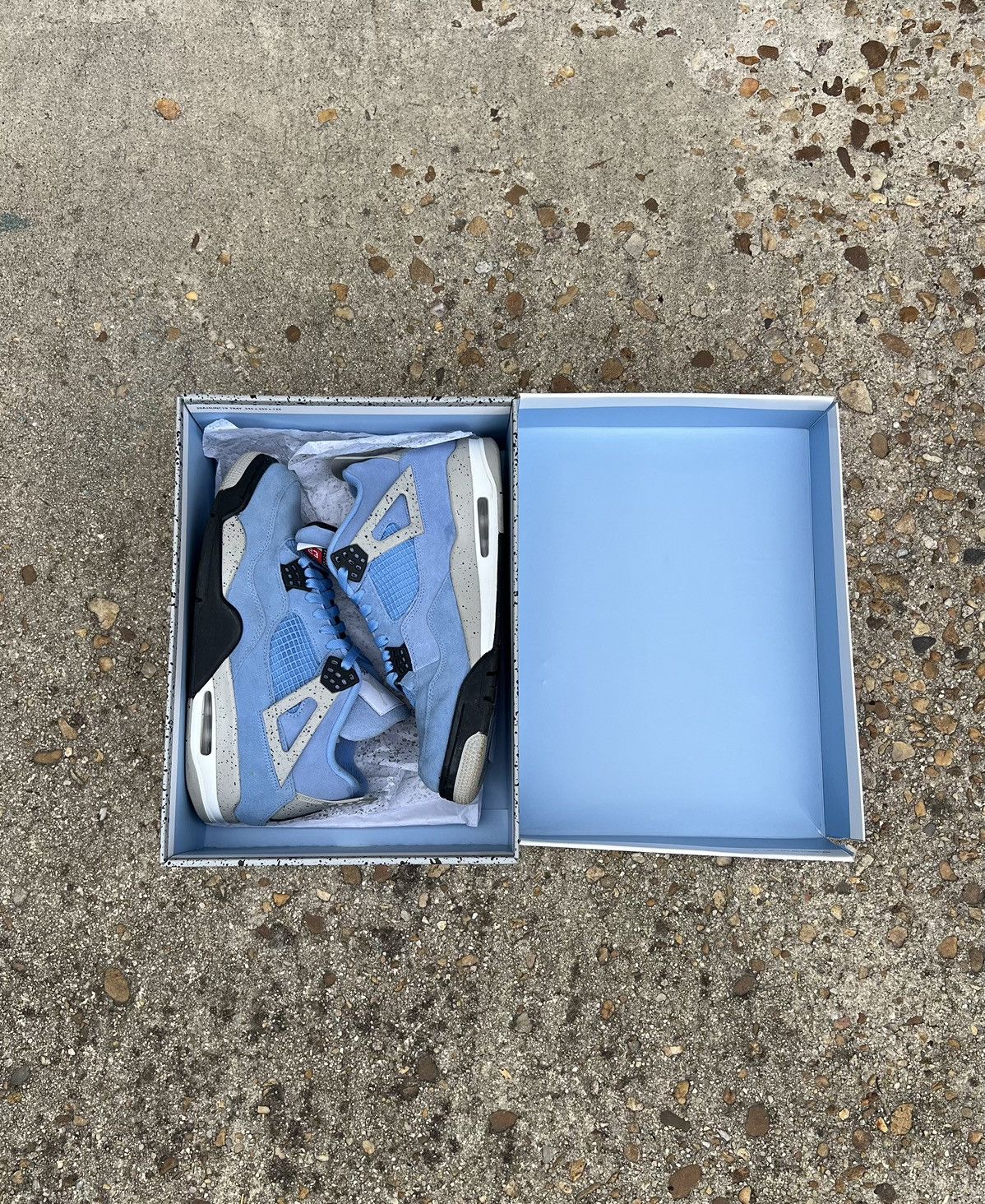 Jordan Brand Jordan 4 Retro University Blue Size US 10.5 / EU 43-44 - 1 Thumbnail