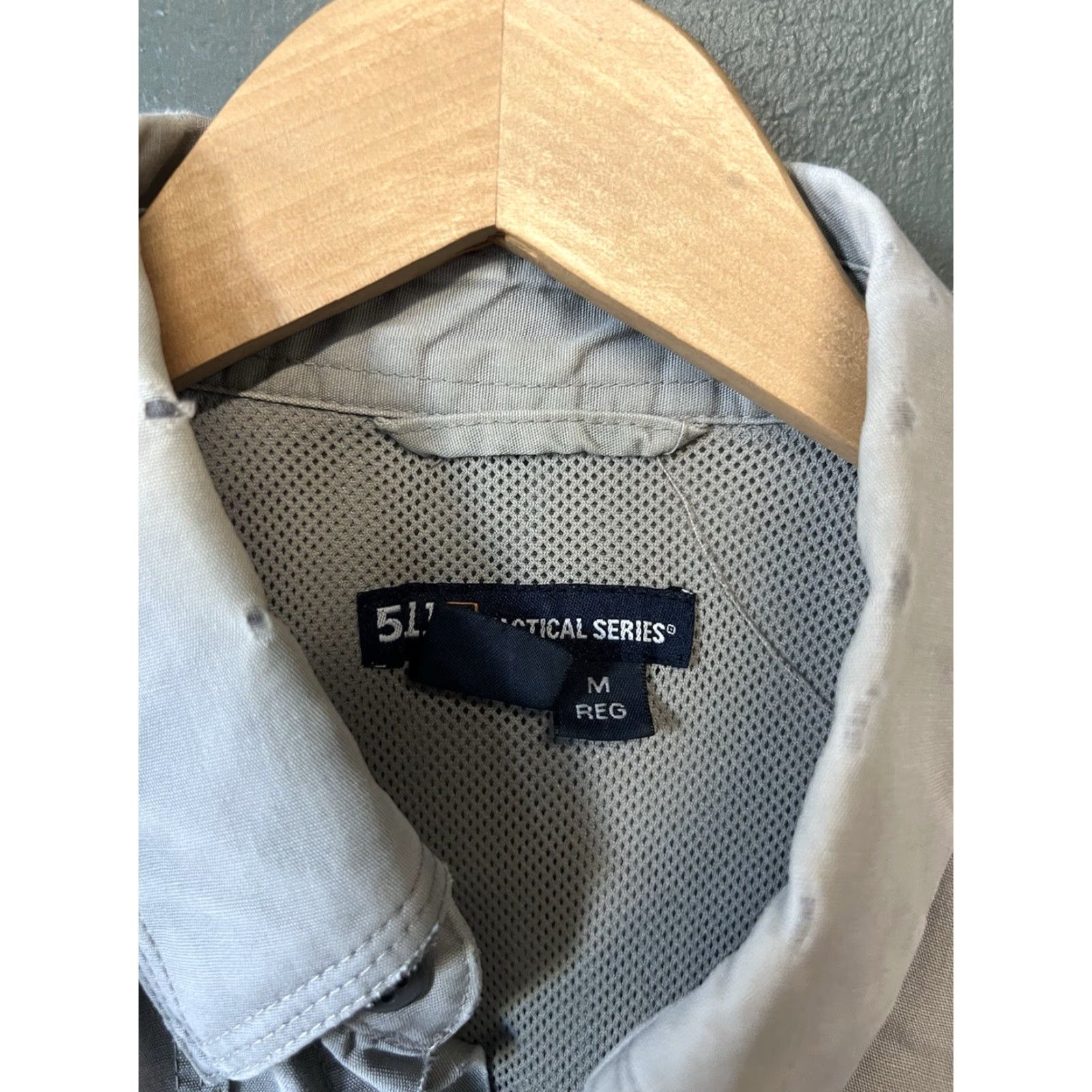 Vintage 5.11 Tactical Shirt Mens Short Sleeve Button-Up Sz M Regular Gray Cotton Size US M / EU 48-50 / 2 - 3 Thumbnail