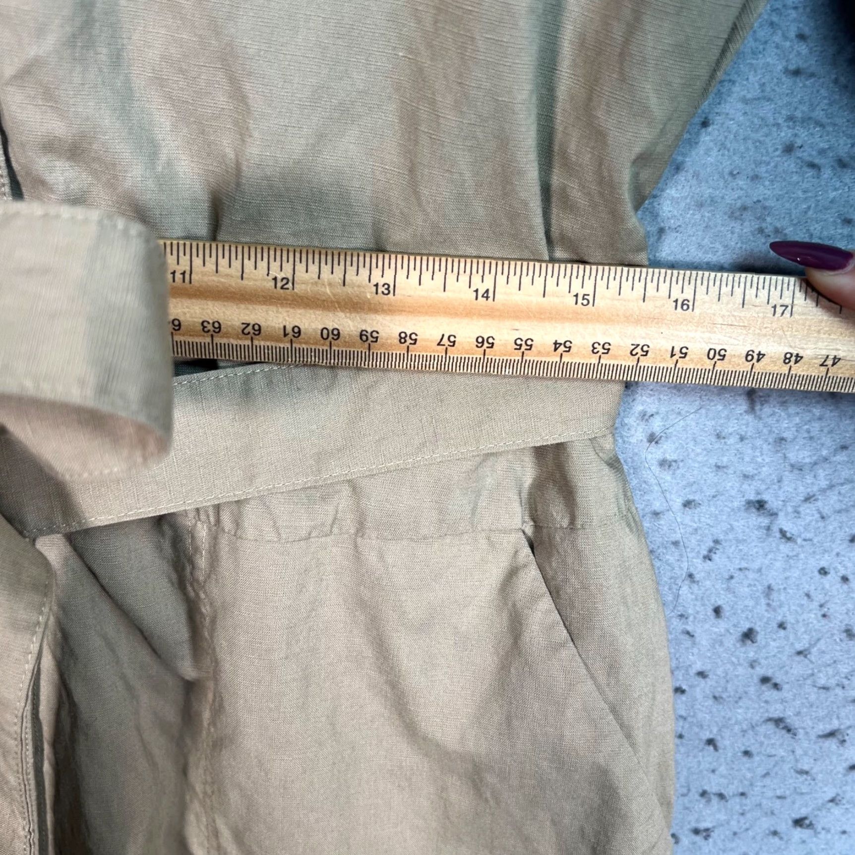 Uniqlo Uniqlo Jumpsuit Womens Size L Khaki Linen Blend Belt Wide-Leg Casual One-Piece Shirt Womens L Khaki Linen-Blend Jumpsuit with Belt Size 36" / US 14 / IT 50 - 7 Thumbnail