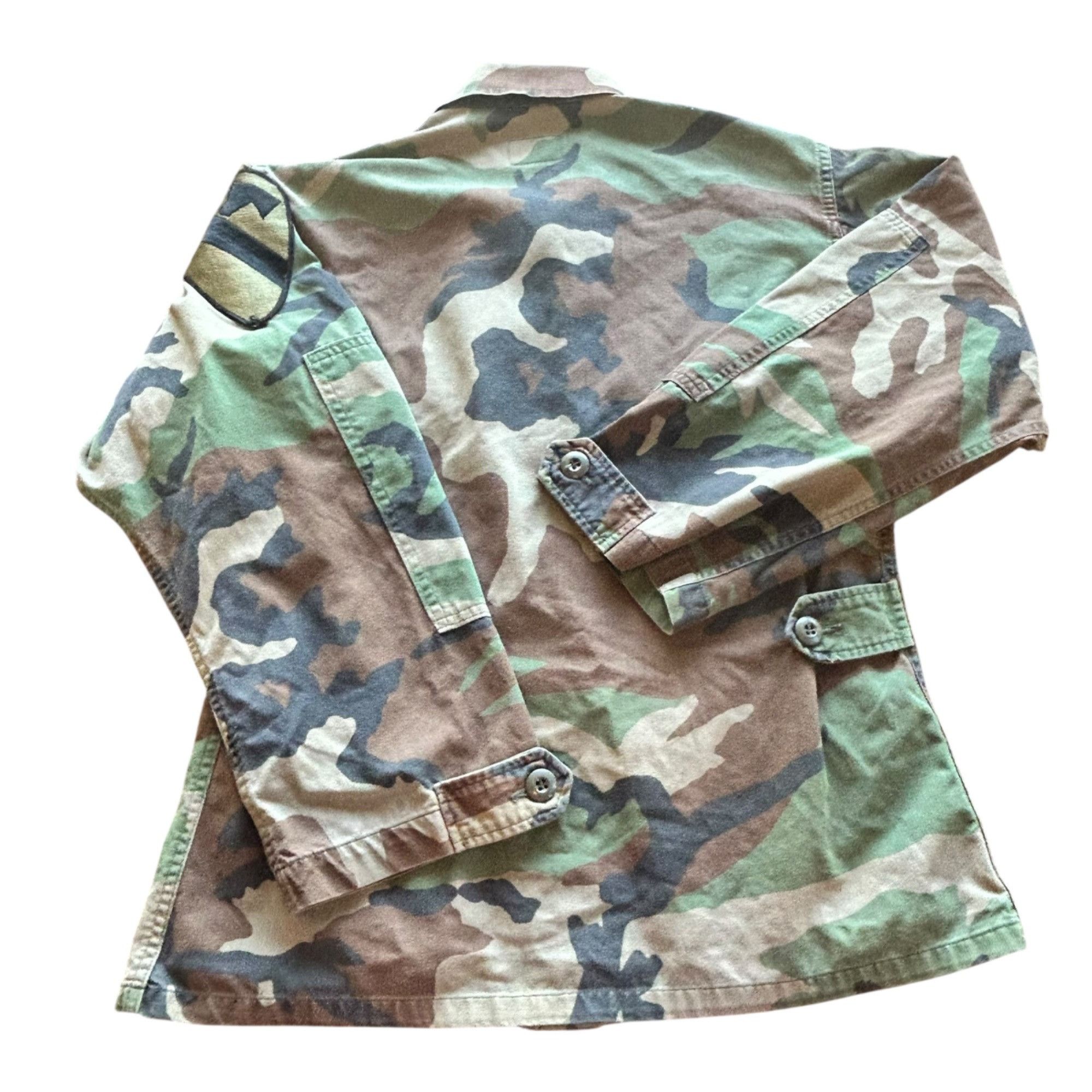 Vintage Vintage US Army Camo Utilitarian Military Short Jacket XS Size US XS / EU 42 / 0 - 8 Thumbnail