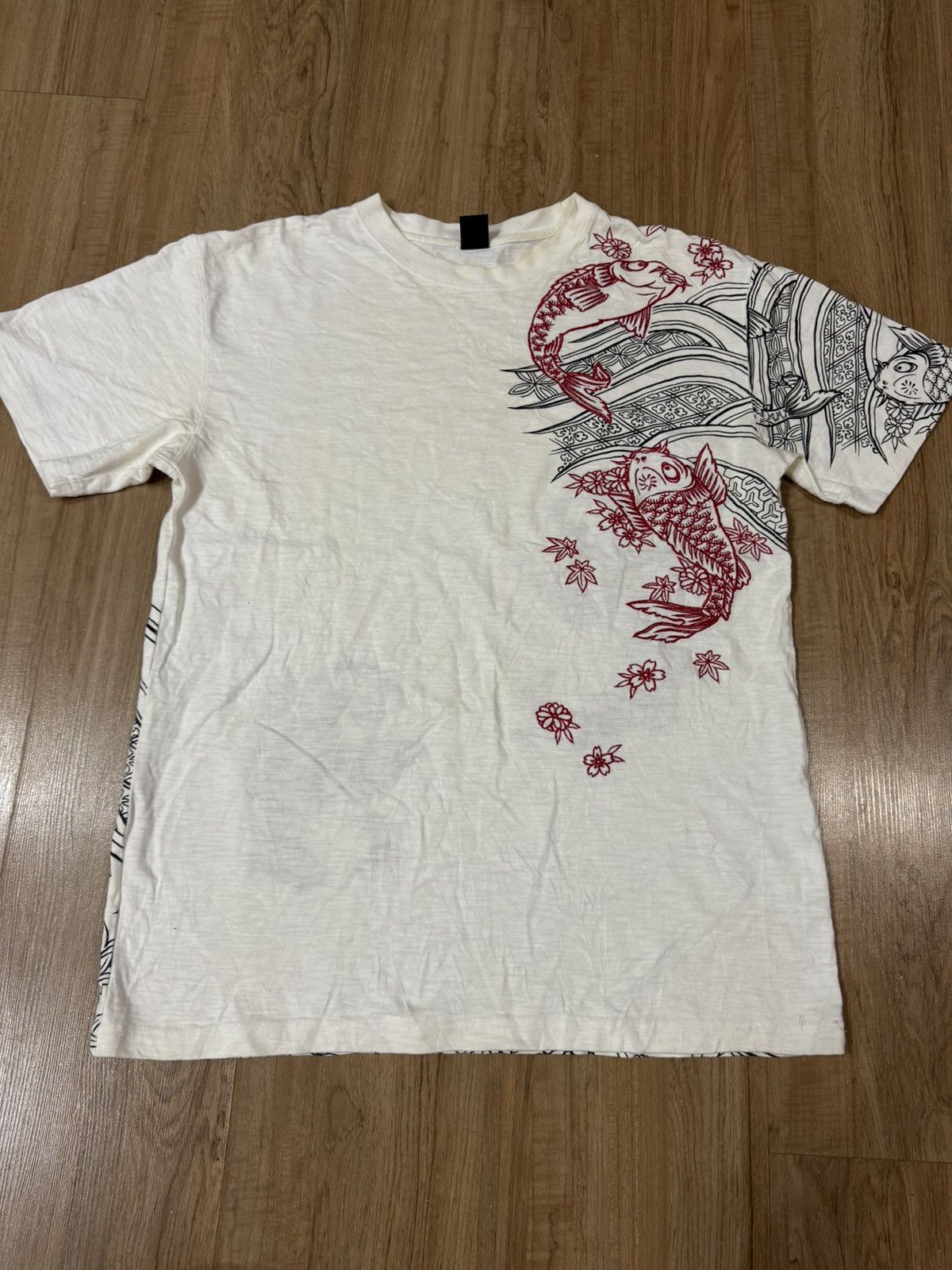 VINTAGE EMBROIDERY SUKAJAN TSHIRT
