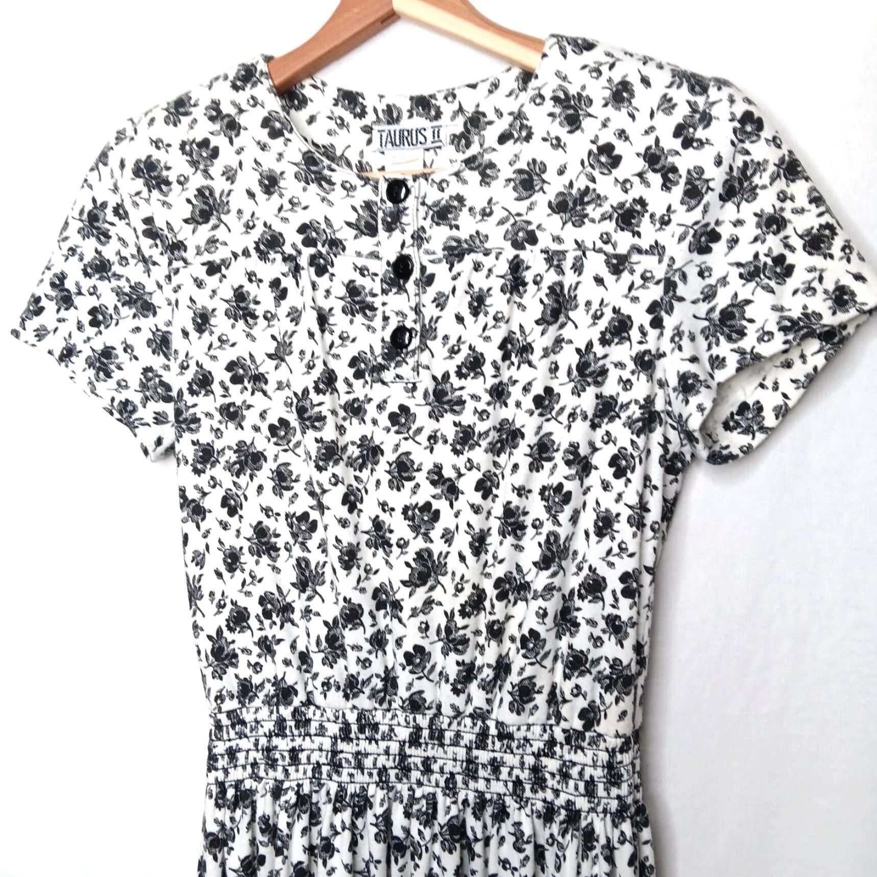 Vintage VINTAGE Flowers Dress Shirt Dress Casual Womens 8 White Black Floral Knit ILGWU Cottagecore USA Vintage Yes Size M / US 6-8 / IT 42-44 - 2 Thumbnail