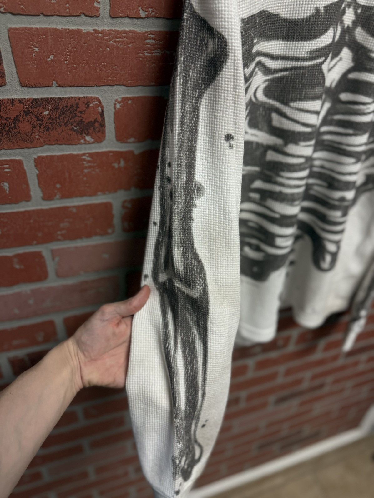 Vale Valley Long Sleeve Bone Tee Shirt Size L (New) Size US L / EU 52-54 / 3 - 6 Thumbnail
