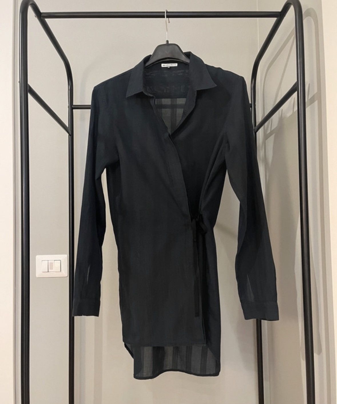 Ann Demeulemeester Black Ann Demeulemeester Asymmetrical Tie Longsleeve Shirt Size XS / US 0-2 / IT 36-38 - 1 Thumbnail