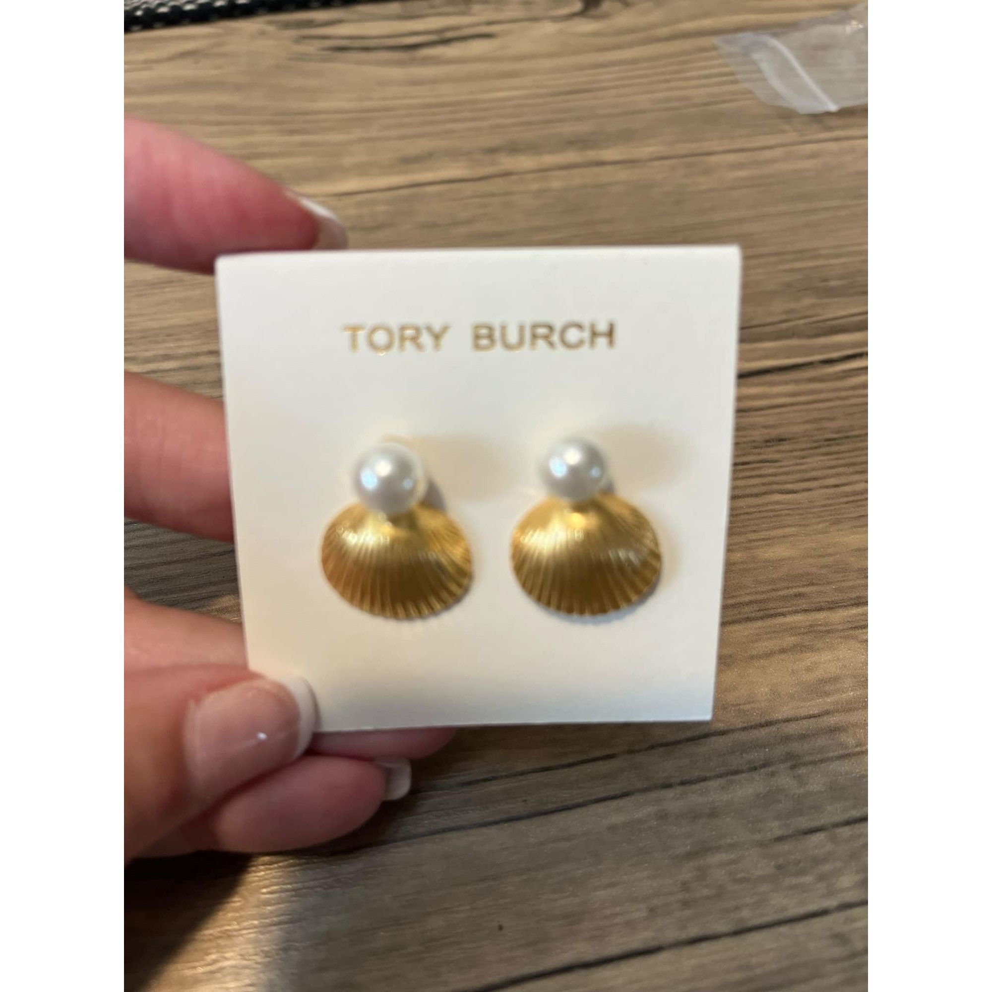 Tory Burch Gold Sea Shell Pearl Beach Ocean Stud Earrin