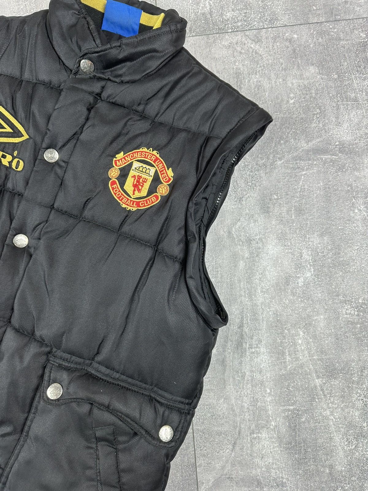 Umbro Umbro Manchester United Vintage Retro Soccer Vest Size US XS / EU 42 / 0 - 5 Thumbnail