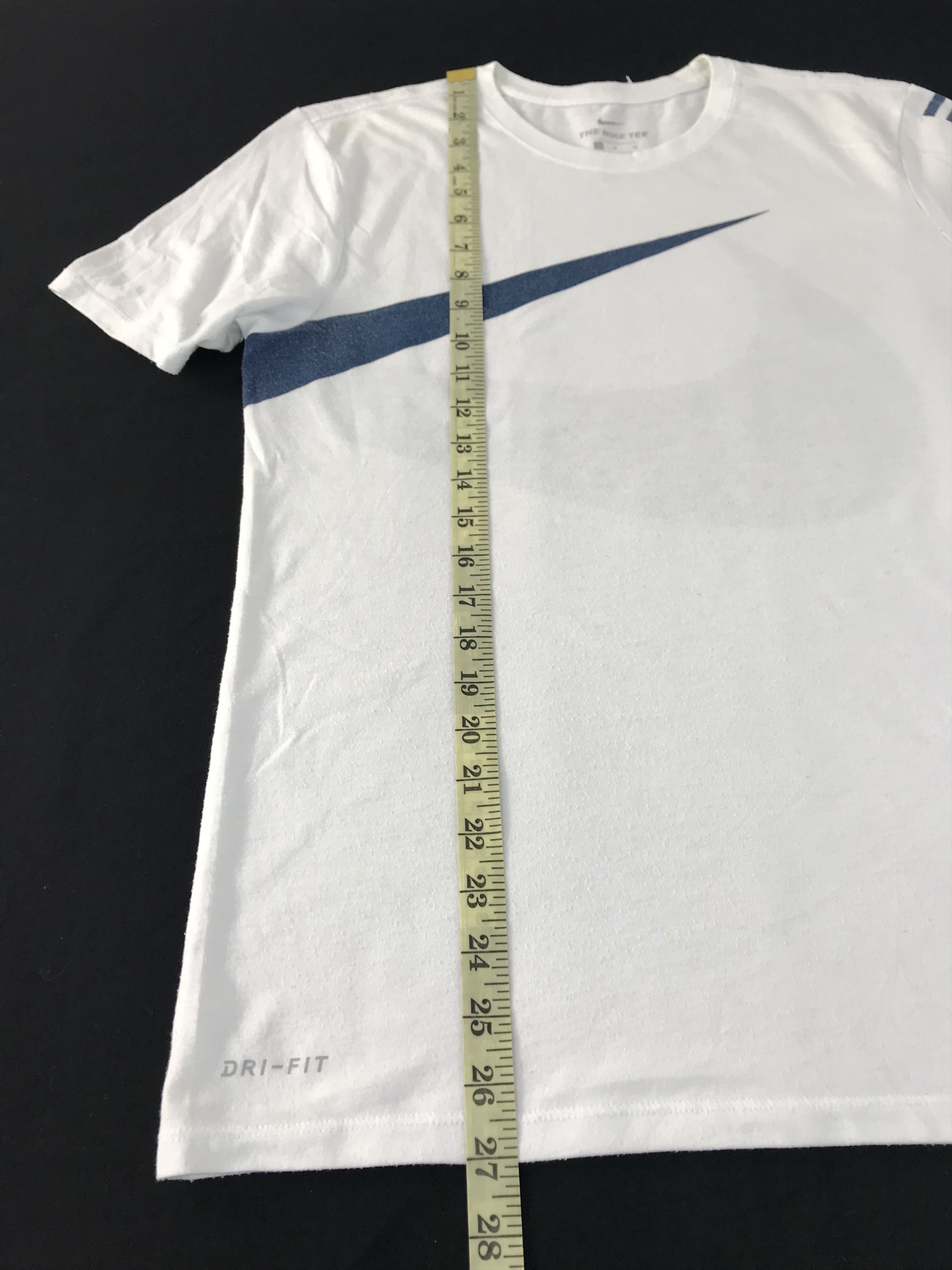 Nike Nike Swoosh Big Logo Printed White Tee T-shirt Size US M / EU 48-50 / 2 - 12 Thumbnail