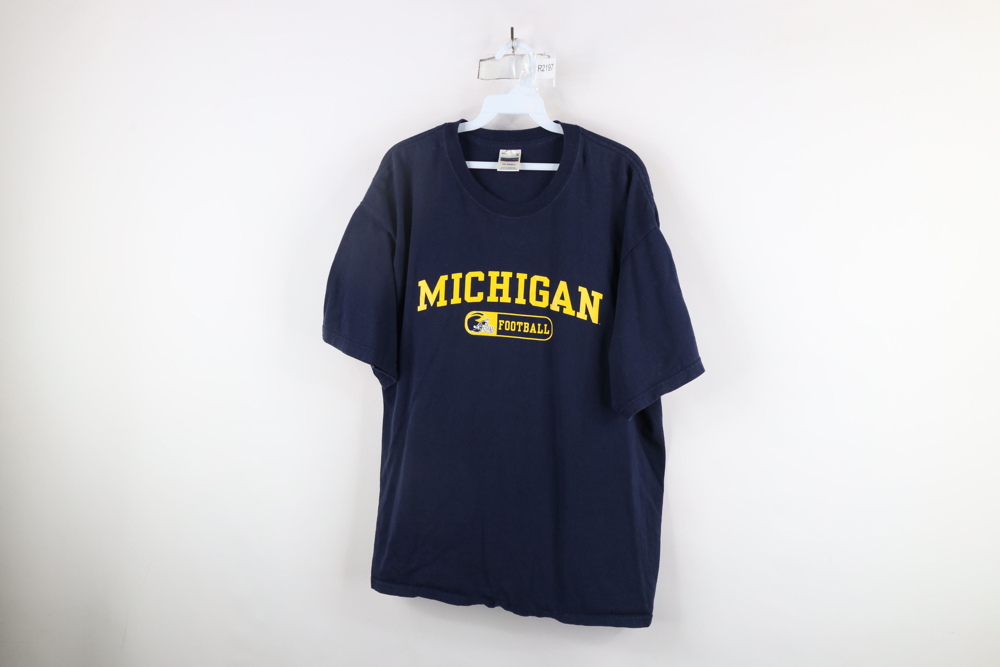 Vintage Vintage 90s Out University of Michigan Football T-Shirt Blue Size US XL / EU 56 / 4 - 1 Thumbnail