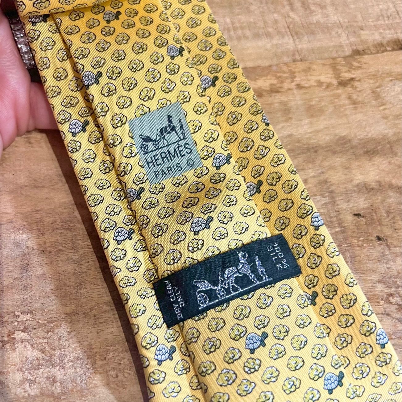 Hermes Hermès Yellow Turtle Print Silk Tie Size ONE SIZE - 5 Thumbnail