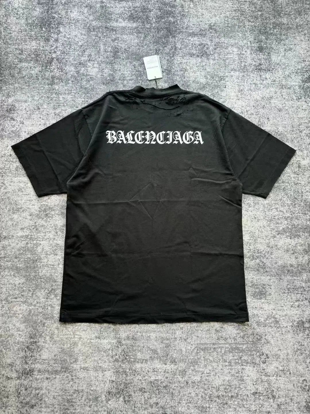Balenciaga balenciaga black logo distressed short sleeve tee. Size US M / EU 48-50 / 2 - 1 Thumbnail