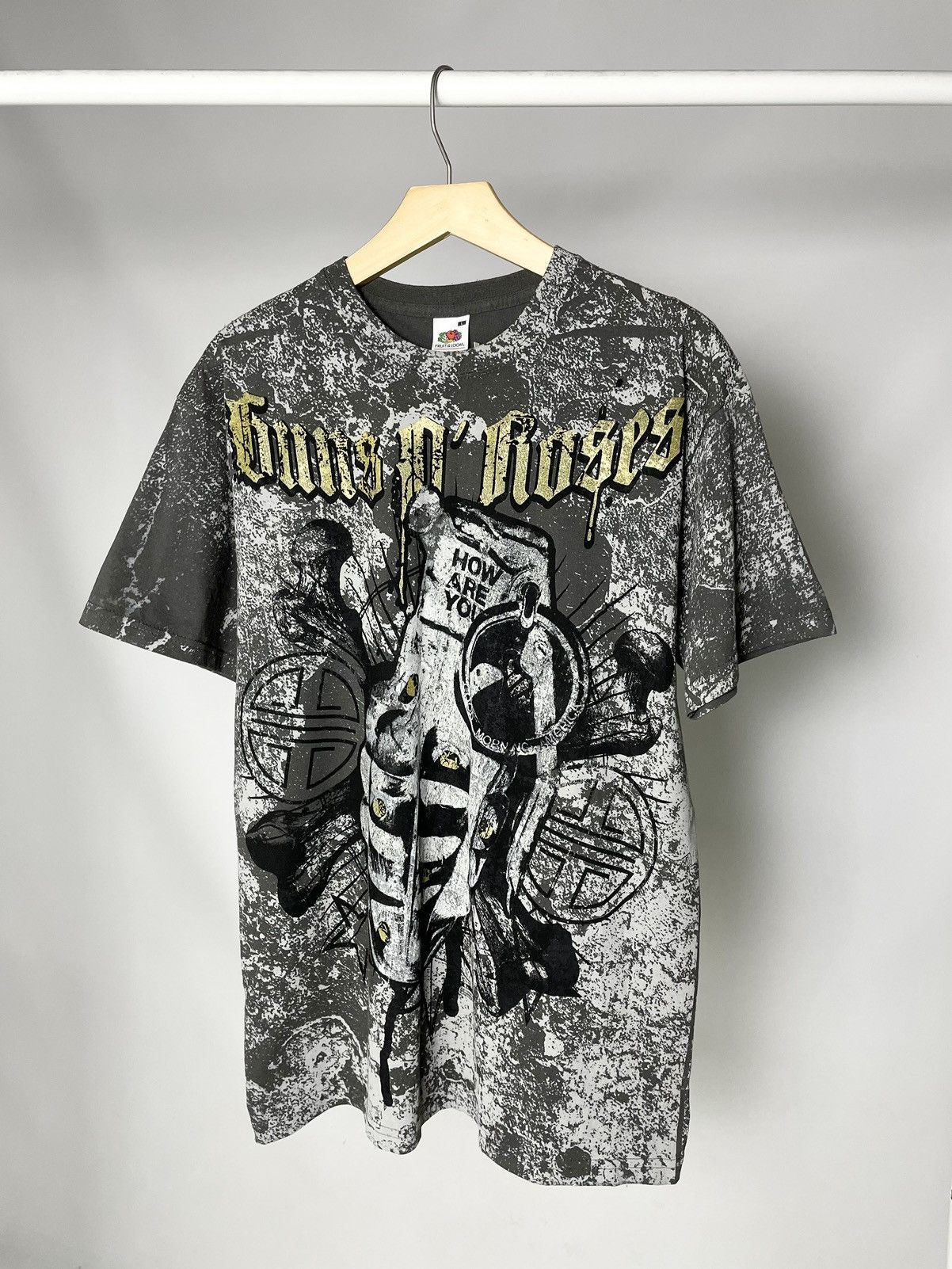 Guns N' Roses Guns and Roses 🌹 Vintage 00s all over printed grenade tee Size US M / EU 48-50 / 2 - 3 Thumbnail