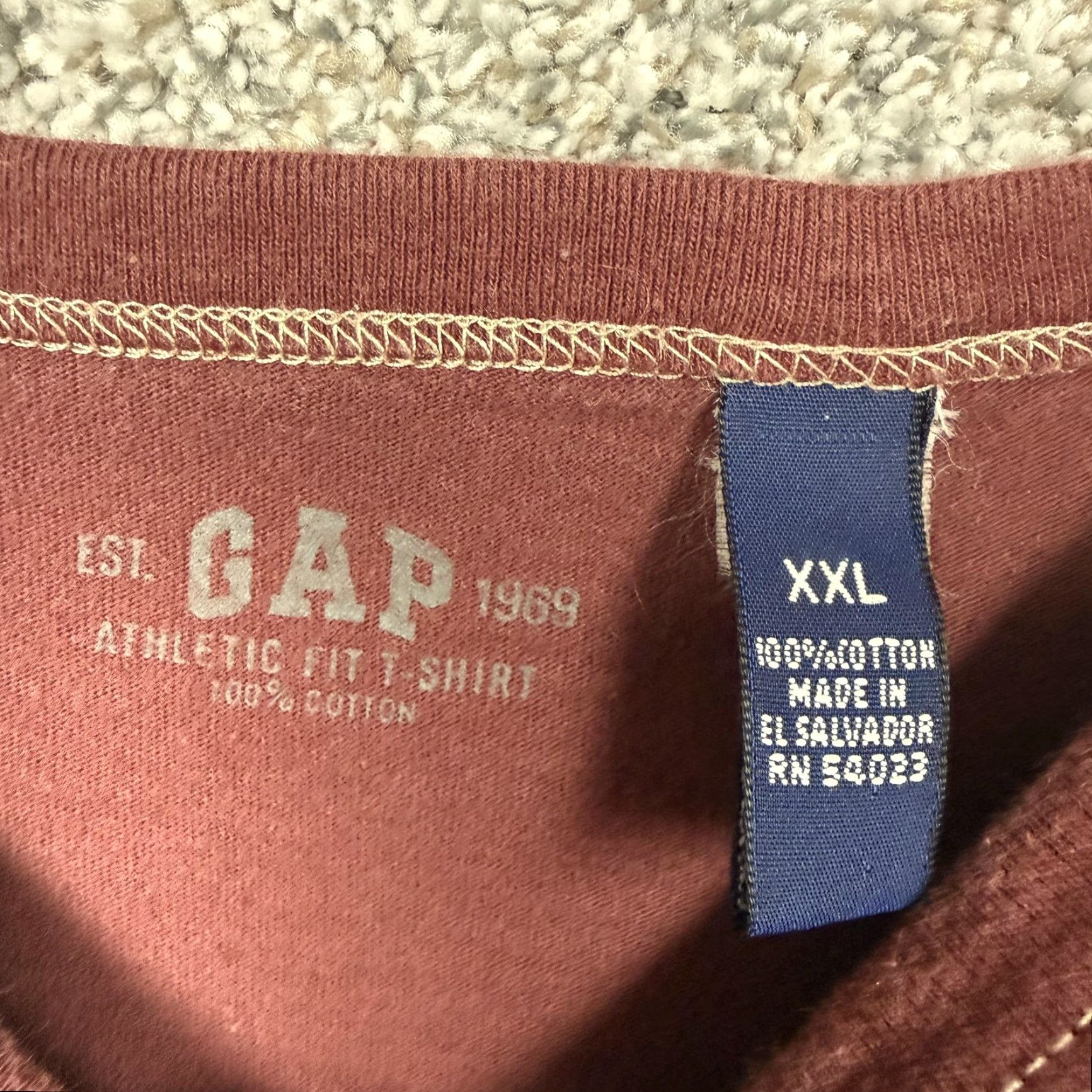 Gap VINTAGE Gap Shirt 2XL Maroon Athletic Fit 100% Cotton Crewneck Mens T-Shirt Short Sleeve Solid EST. GAP 1969 Size US XXL / EU 58 / 5 - 4 Thumbnail