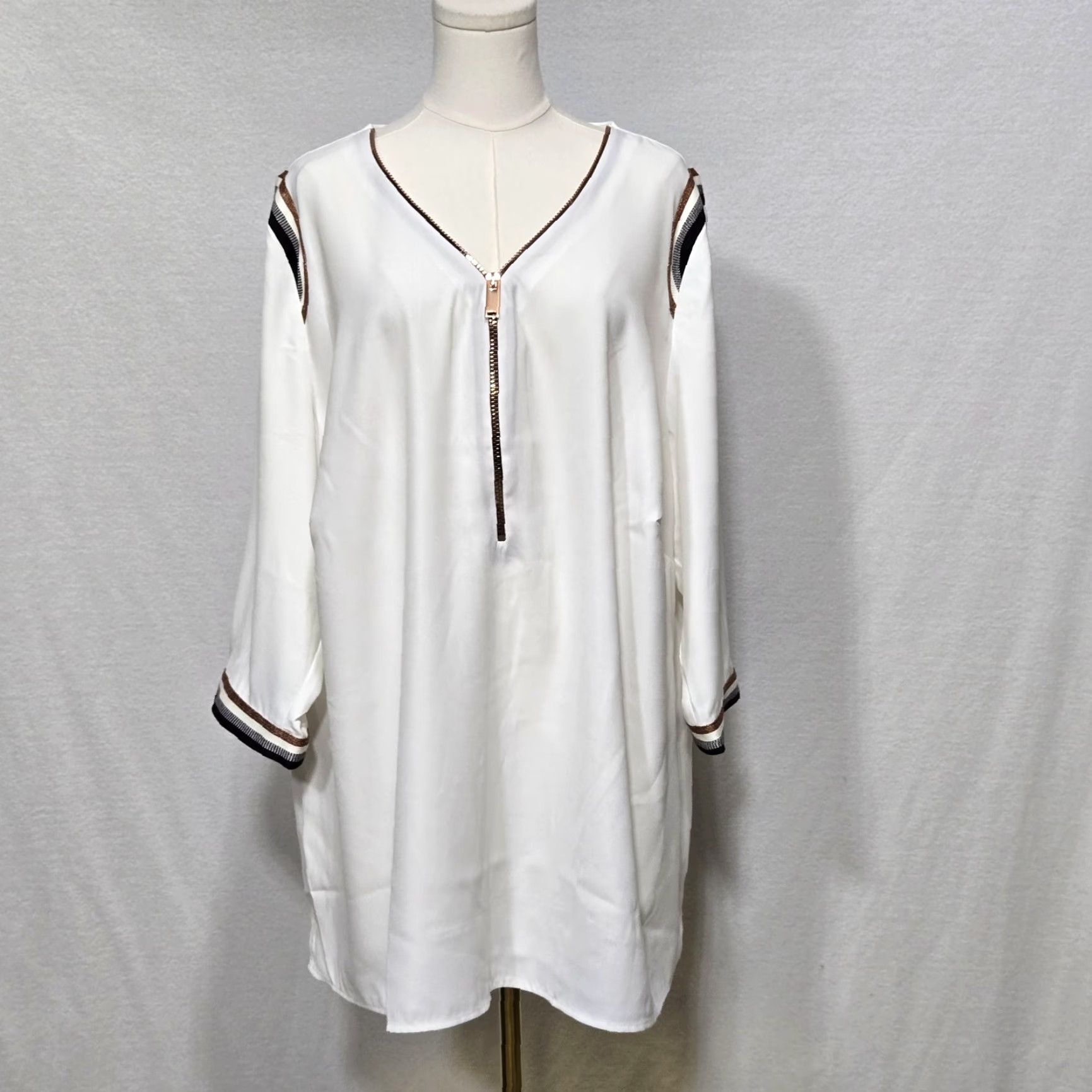 Vintage Ambria Blouse Tunic White Brown Zipper Accent 3/4 Sleeve Womens Plus 22 V-Neck Lightweight Easy Care Wrinkle Resistant Relaxed Size 3XL / US 20-22 - 3 Thumbnail