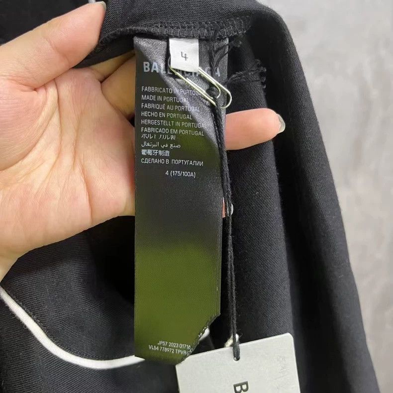 Balenciaga Balenciaga Black Letter and Number Printed Crewneck Long S Size US XL / EU 56 / 4 - 3 Thumbnail