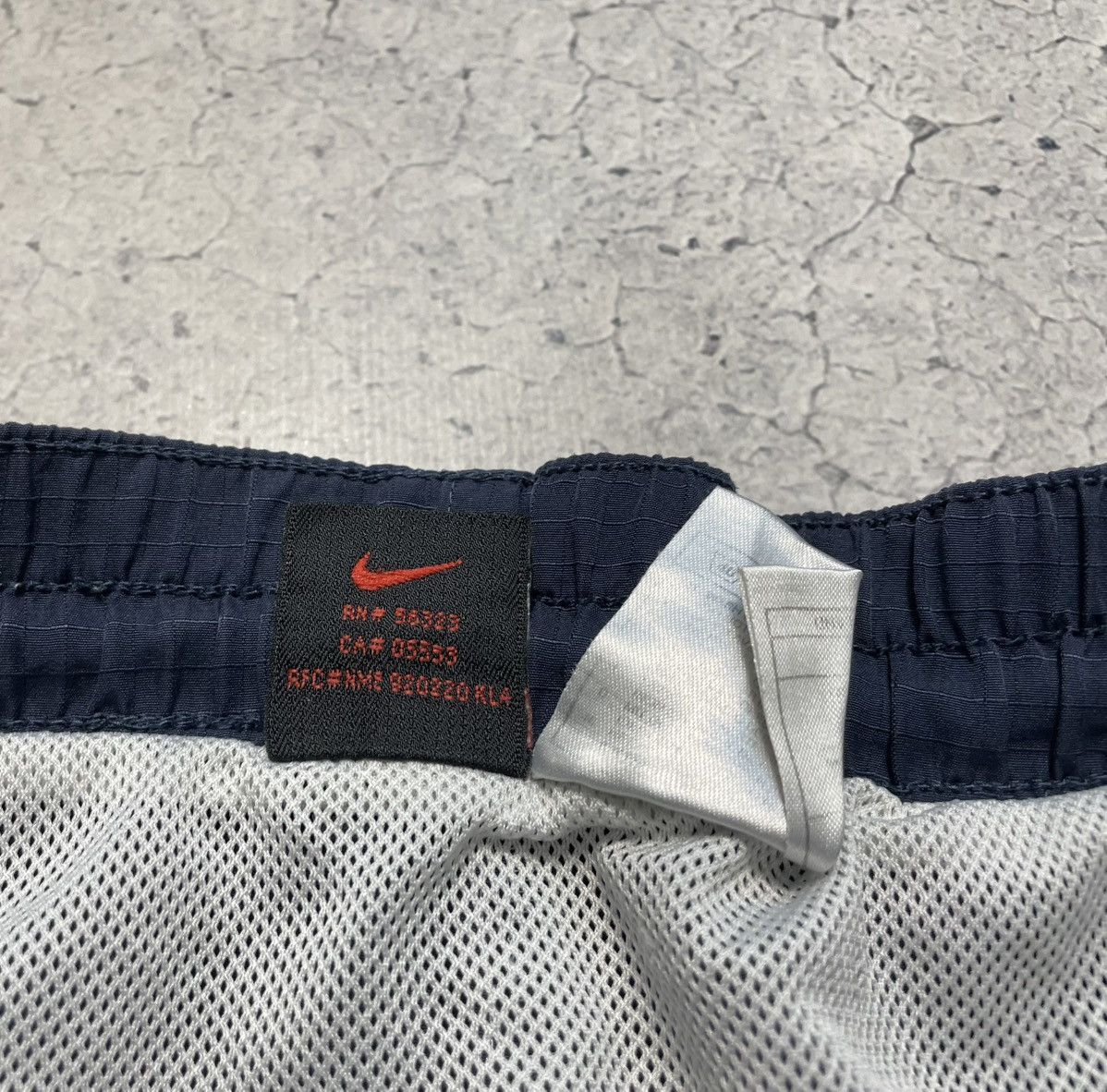 Nike × Vintage Vintage 90s Nike Nylon Shorts Big Swoosh Logo Drill Y2K Size US 34 / EU 50 - 5 Thumbnail