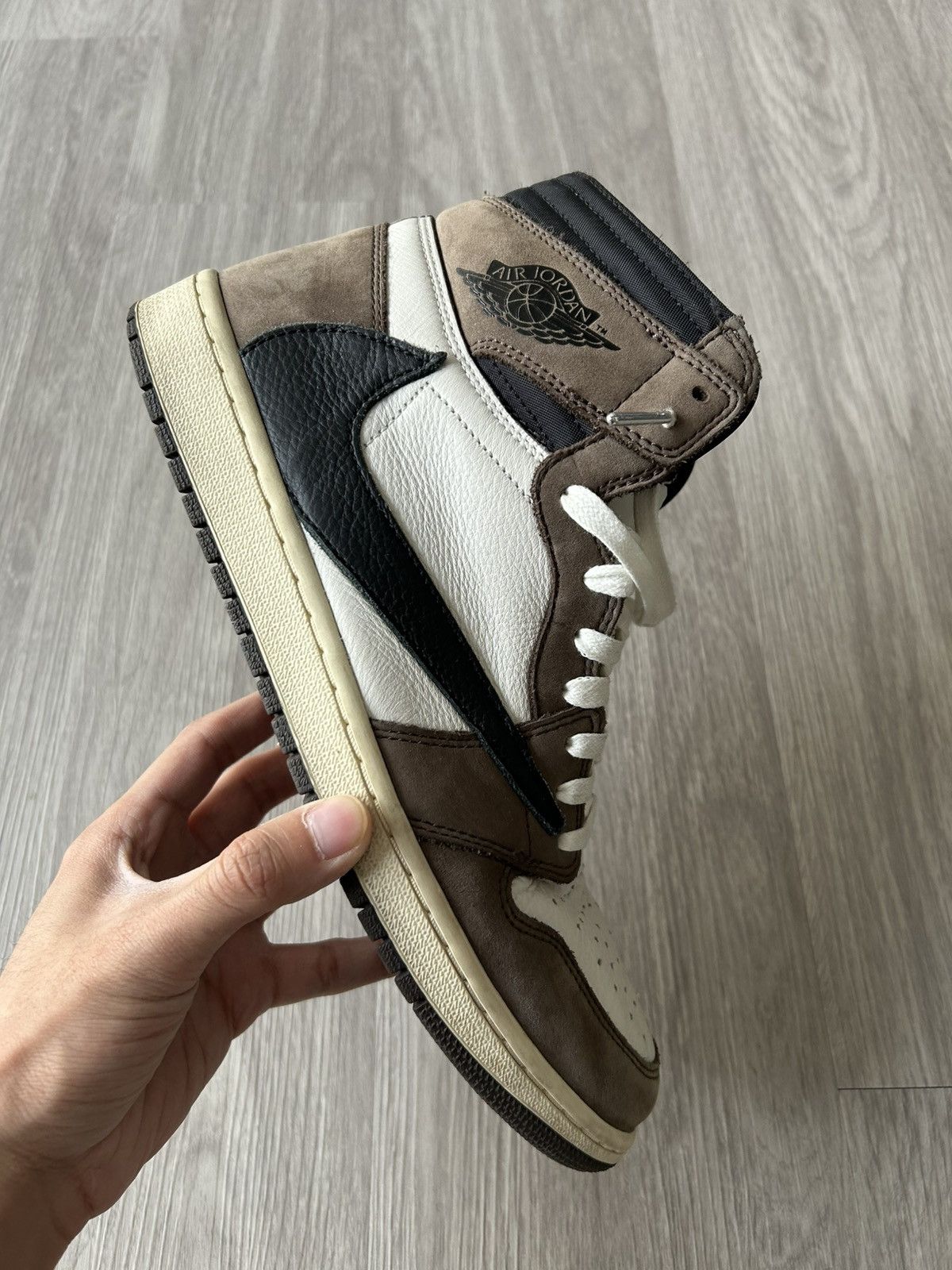 Jordan Brand × Travis Scott Travis Scott x Air Jordan Retro 1 High OG Mocha Size 11 Size US 11 / EU 44 - 7 Thumbnail