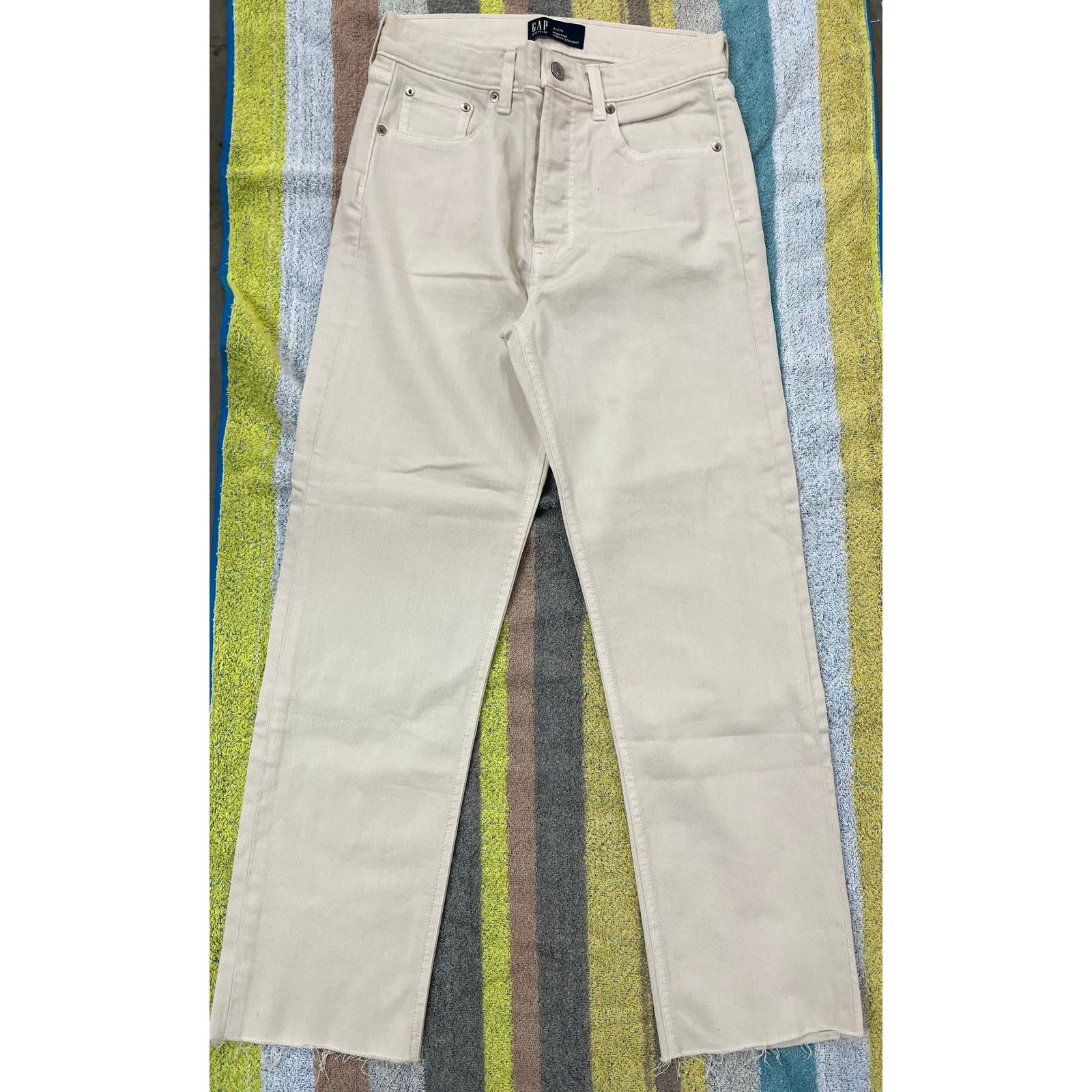 Gap Gap Women -High Rise Cheeky Straight / with Raw Hem/27R/NWOT Size 27" / US 4 / IT 40 - 4 Thumbnail