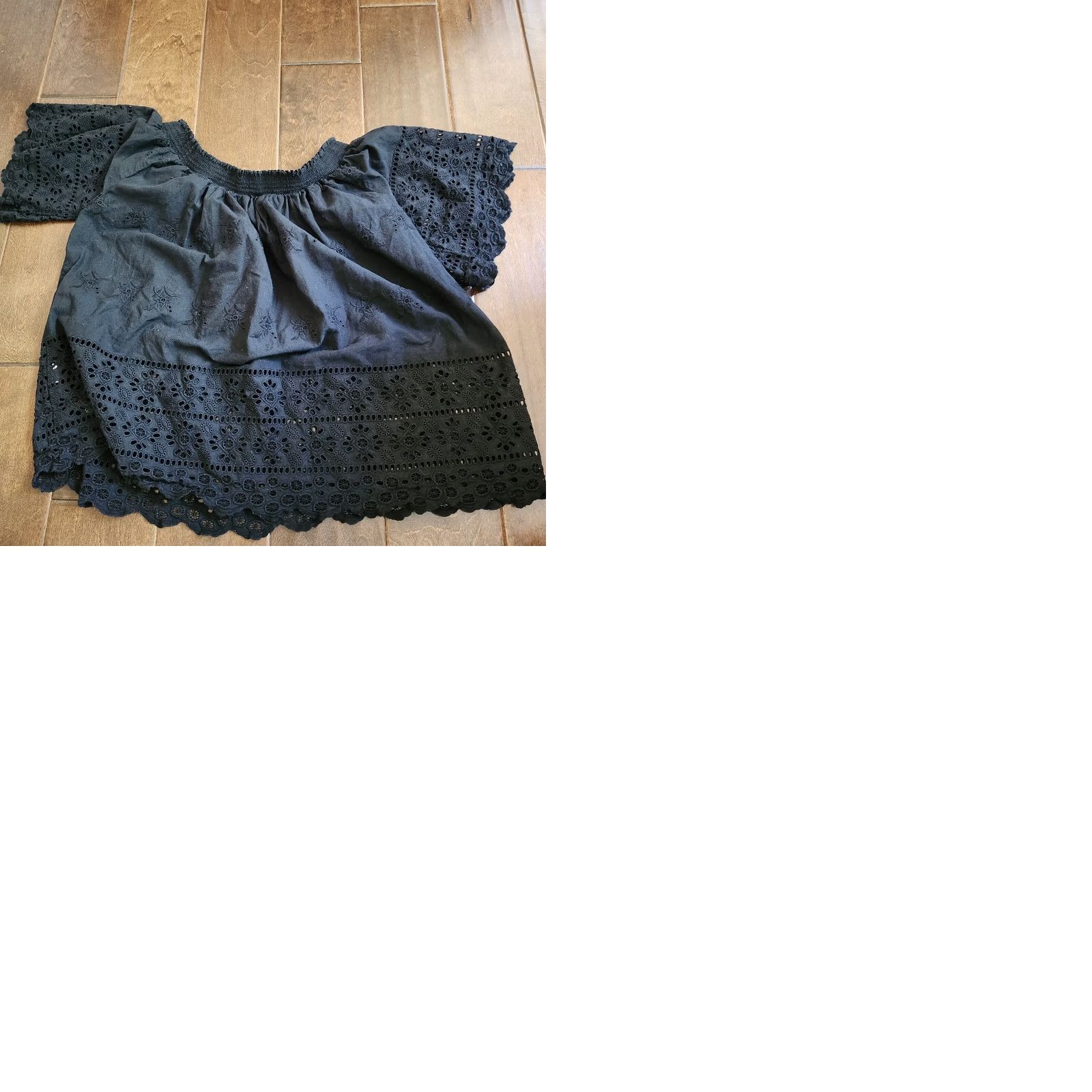 Forever 21 FOREVER 21 Blouse Women's Cropped Sleeveless Black Small Regular Size S Top Shirt Casual All Seasons Party/Cocktail Travel Mens Girls Women Size S / US 4 / IT 40 - 9 Thumbnail