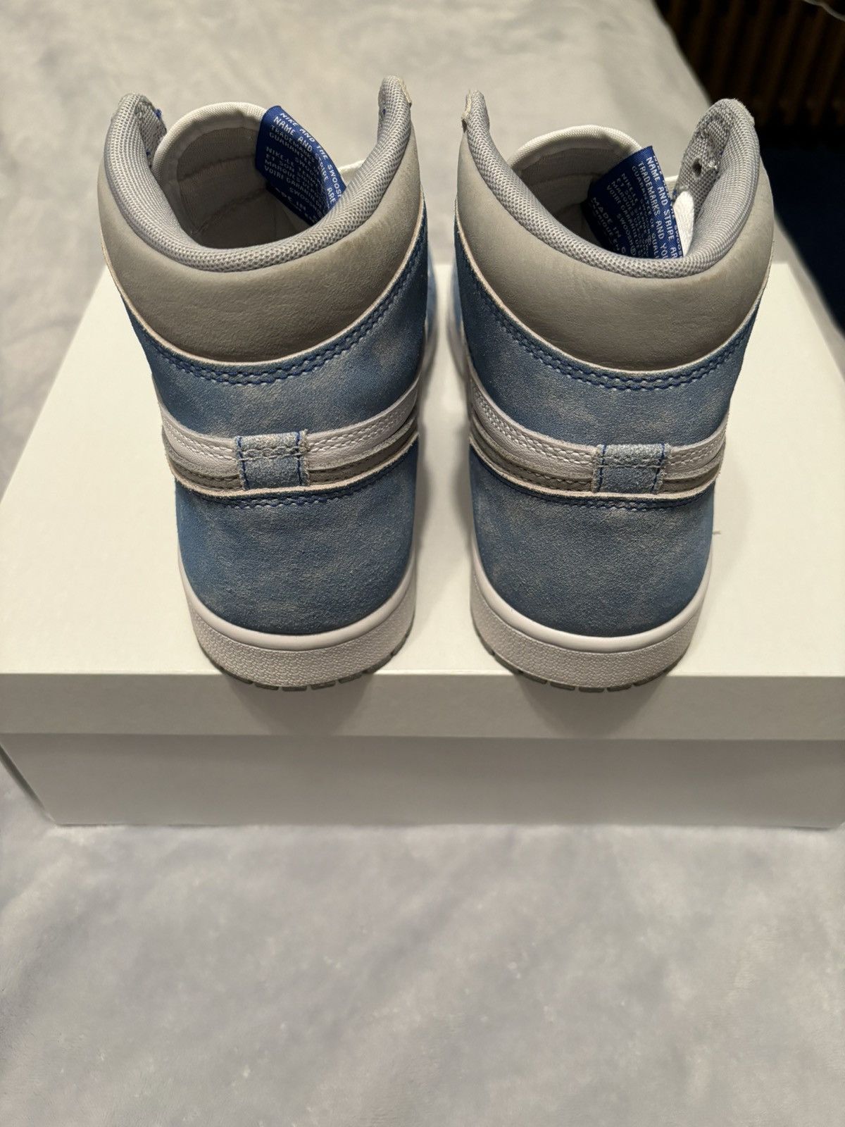 Jordan Brand Jordan 1 Retro OG High Hyper Royal 2021 Size 9 Size US 9 / EU 42 - 5 Thumbnail