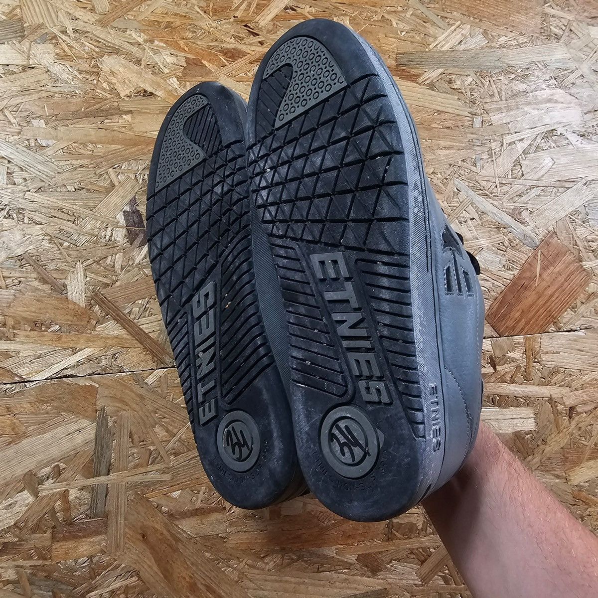 Etnies × Vintage Etnies Vintage skater shoes boots 90S chunky sneakers Size US 11 / EU 44 - 9 Thumbnail