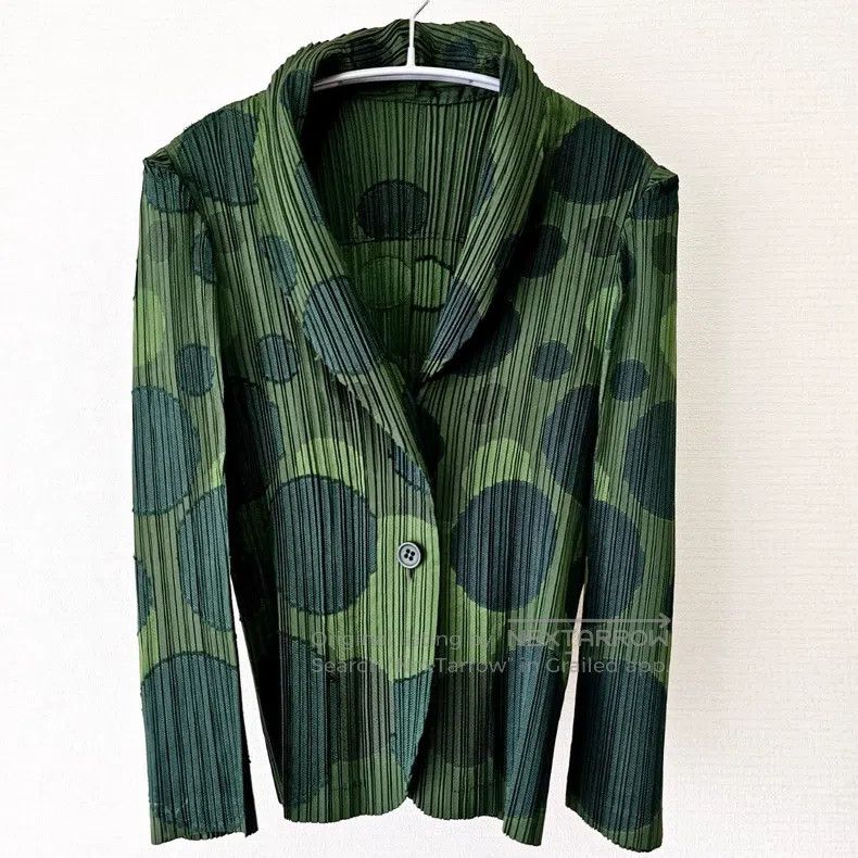Issey Miyake Issey Miyake Green Coat Size M / US 6-8 / IT 42-44 - 2 Thumbnail