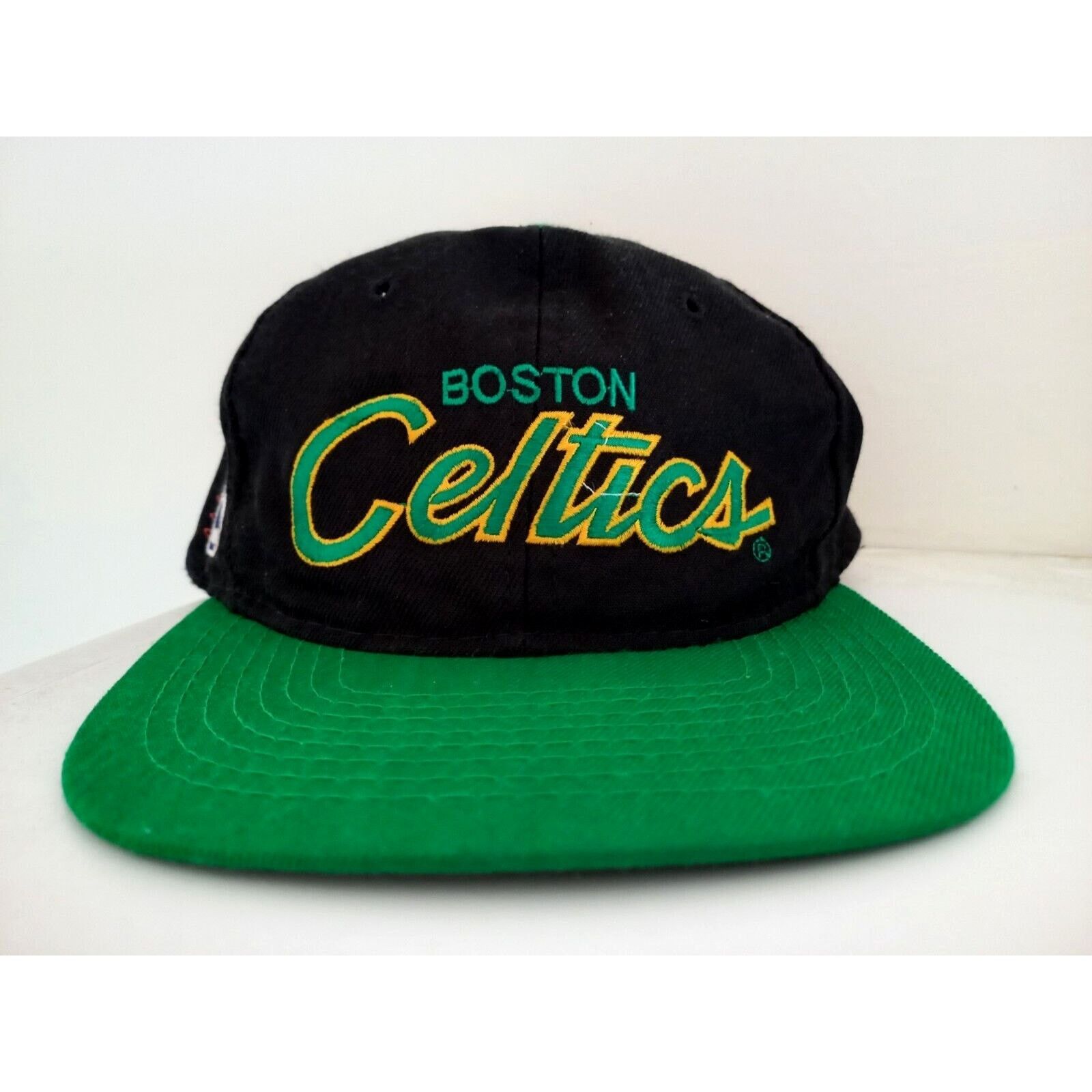 NBA × Sports Specialties Boston Celtics Dline SCRIPT 90s SPECIALTIES snapback NBA vtg Size ONE SIZE - 1 Thumbnail