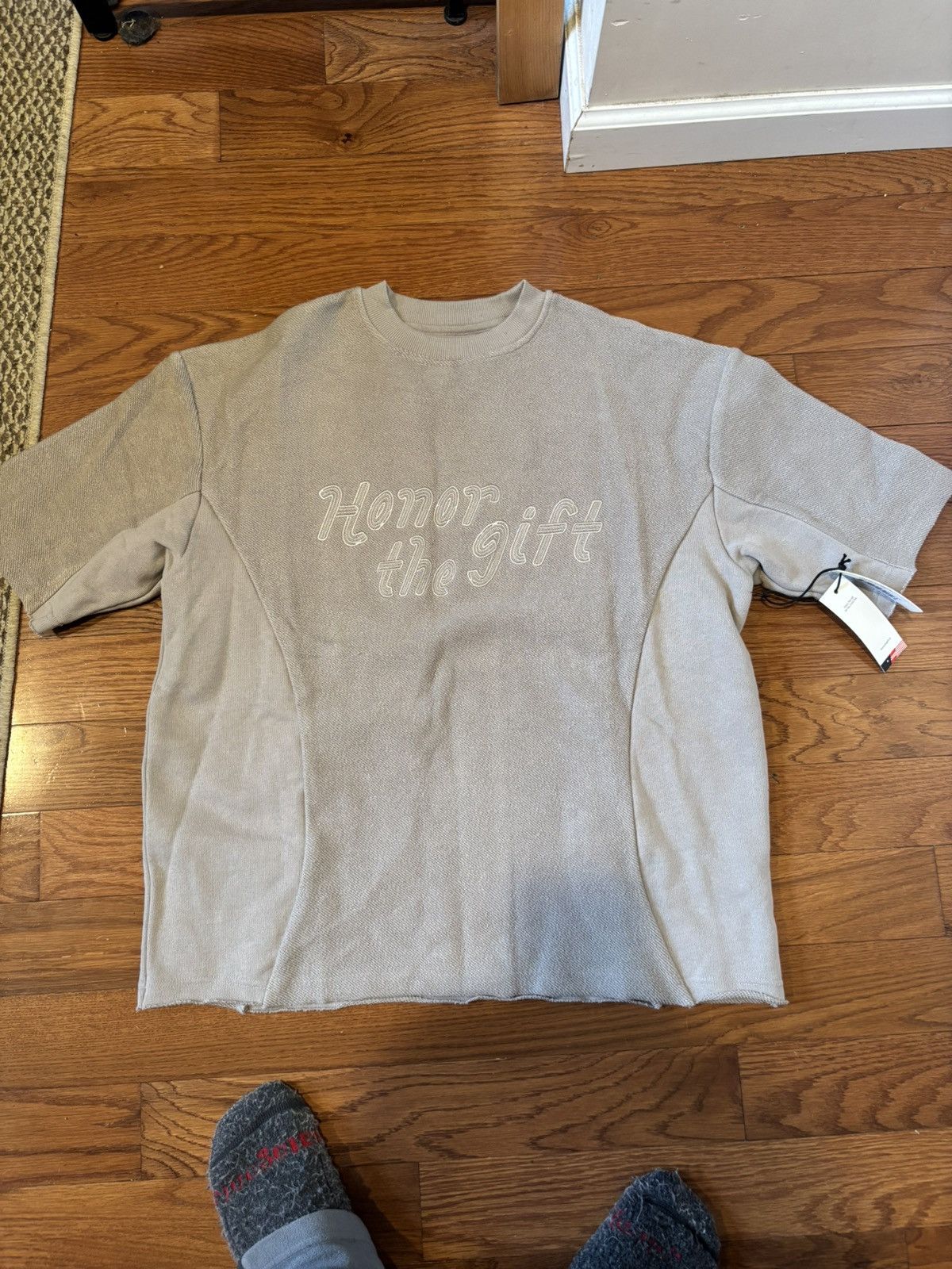 Honor the Gift Grey short sleeve sweater Size US M / EU 48-50 / 2 - 2 Thumbnail