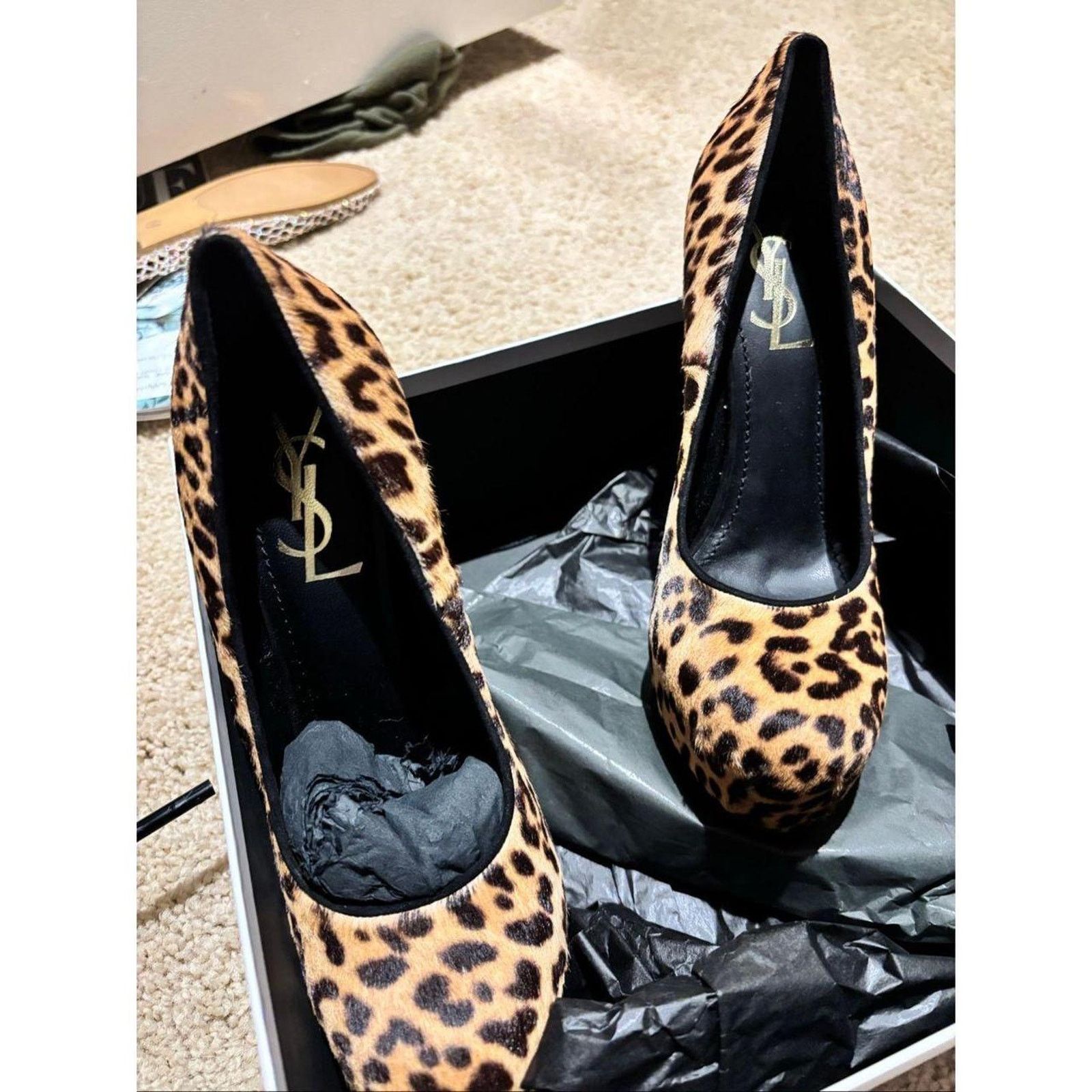 Yves Saint Laurent A sustainable luxury fashion selection Size US 7.5 / IT 37.5 - 1 Thumbnail