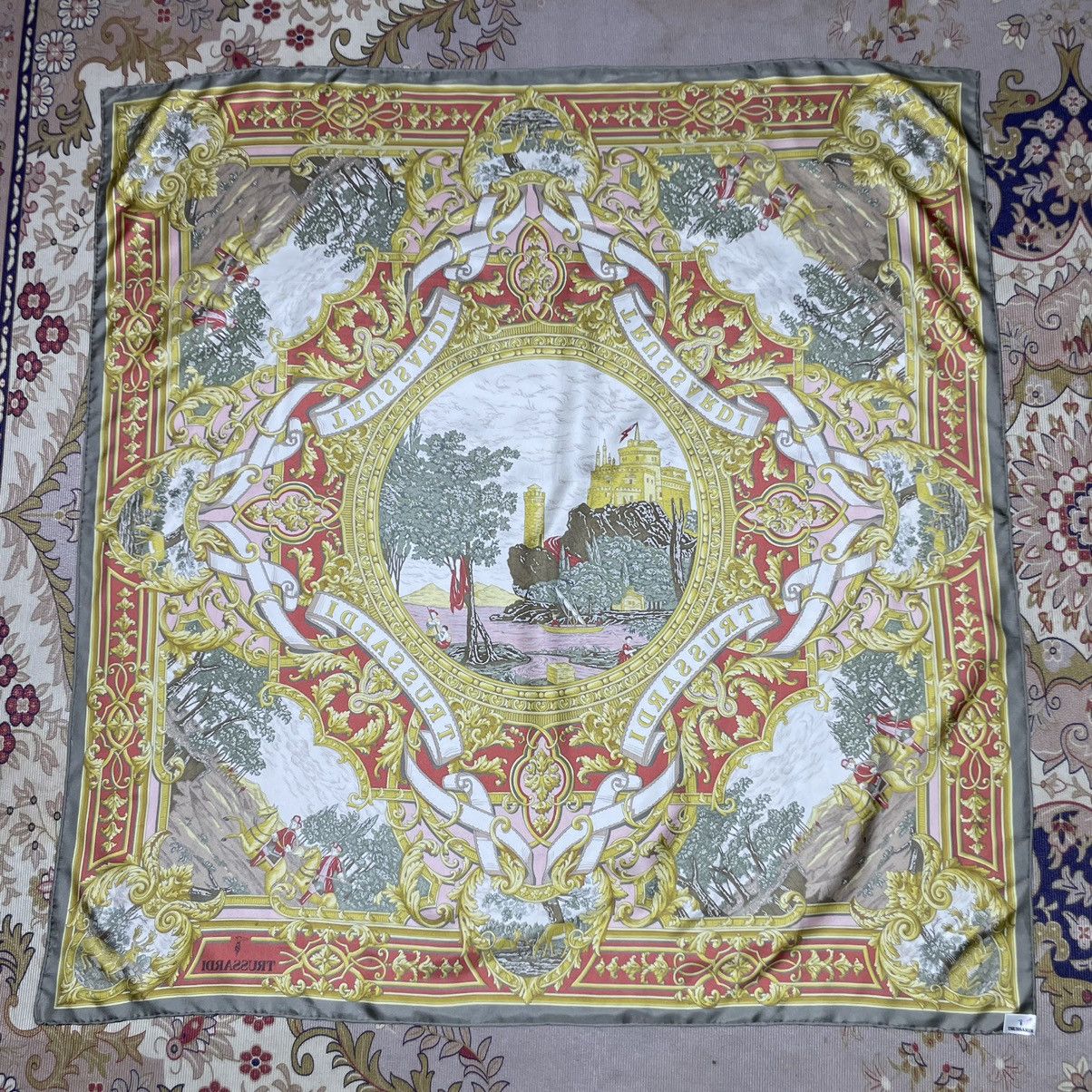 Trussardi Vintage TRUSSARDI King Castle Design Silk Scarf Size ONE SIZE - 8 Thumbnail
