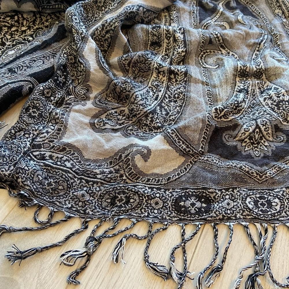 Designer Black and Grey Scarf Size ONE SIZE - 2 Thumbnail