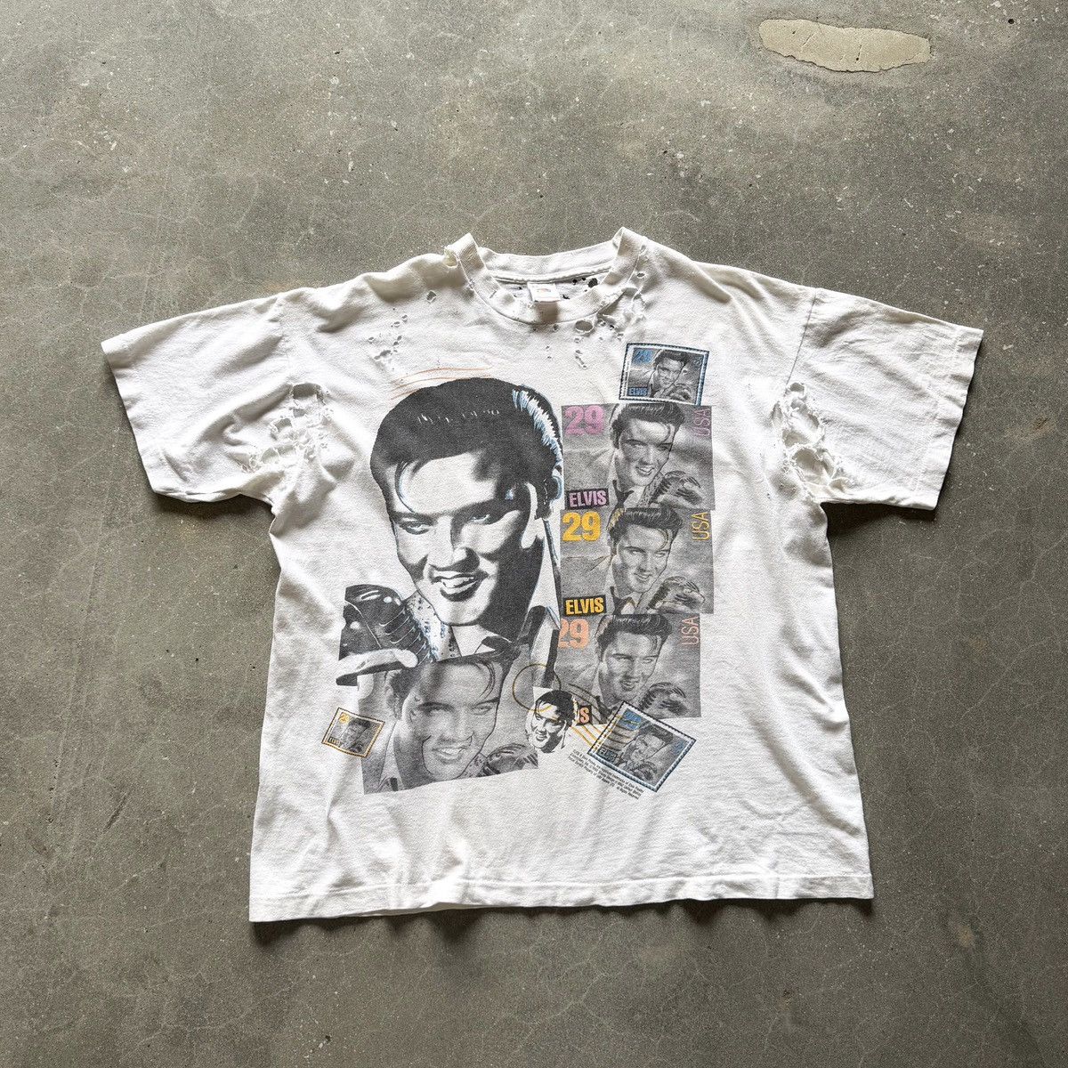 Vintage THRASHED Vintage 90s Elvis T-Shirt Size US XL / EU 56 / 4 - 1 Thumbnail