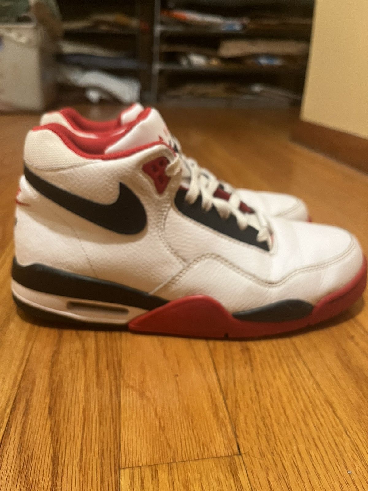 Nike SIZE 7 MEN - Nike Flight Legacy Red Size US 7 / EU 40 - 3 Thumbnail