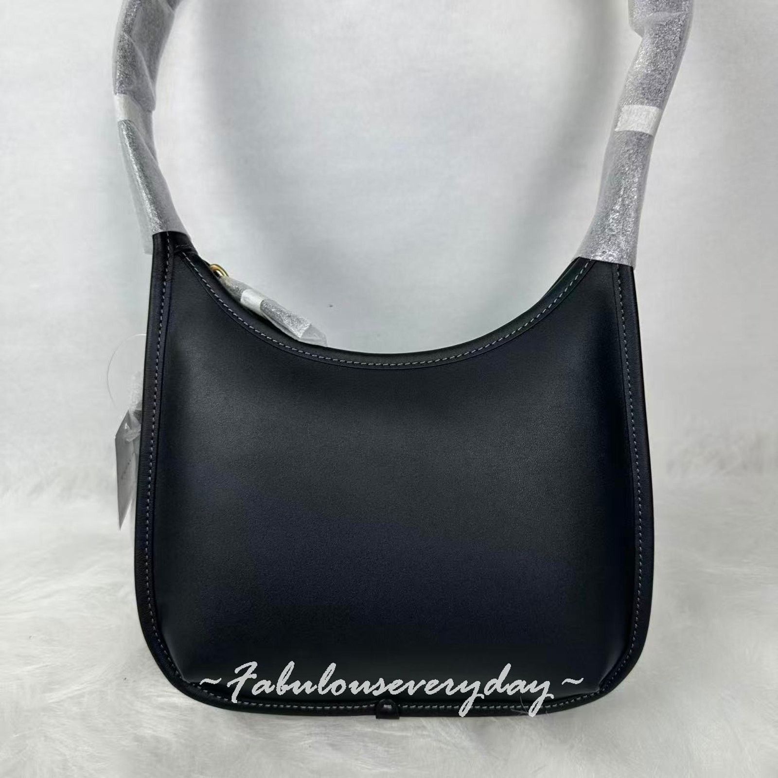 Coach COACH Curve Zip Bag Shoulder Glovetanned Leather/Gold/Black Size ONE SIZE - 4 Thumbnail