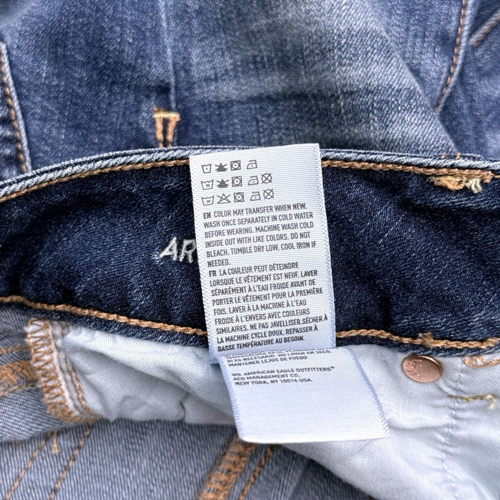 American Eagle Outfitters **American Eagle Artist Crop Jeans Blue Regular Women's 00** User: **American Eagle Artist Crop Jeans Regular Women's 00 Blue** Size 24" / US 00 / IT 34 - 6 Thumbnail