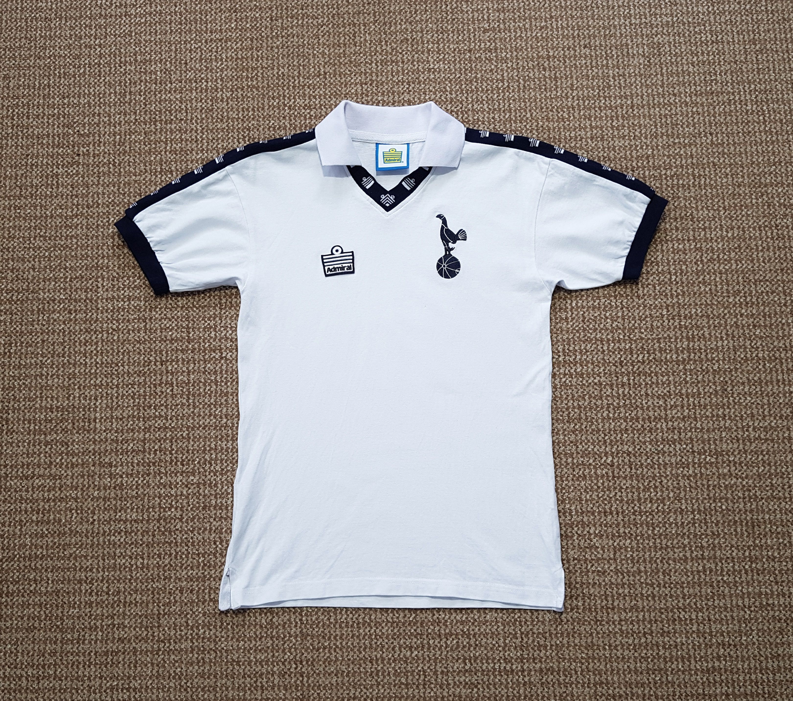 Other TOTTENHAM HOTSPURS 1977/1980 HOME SOCCER JERSEY ADMIRAL sz S Size US S / EU 44-46 / 1 - 1 Thumbnail