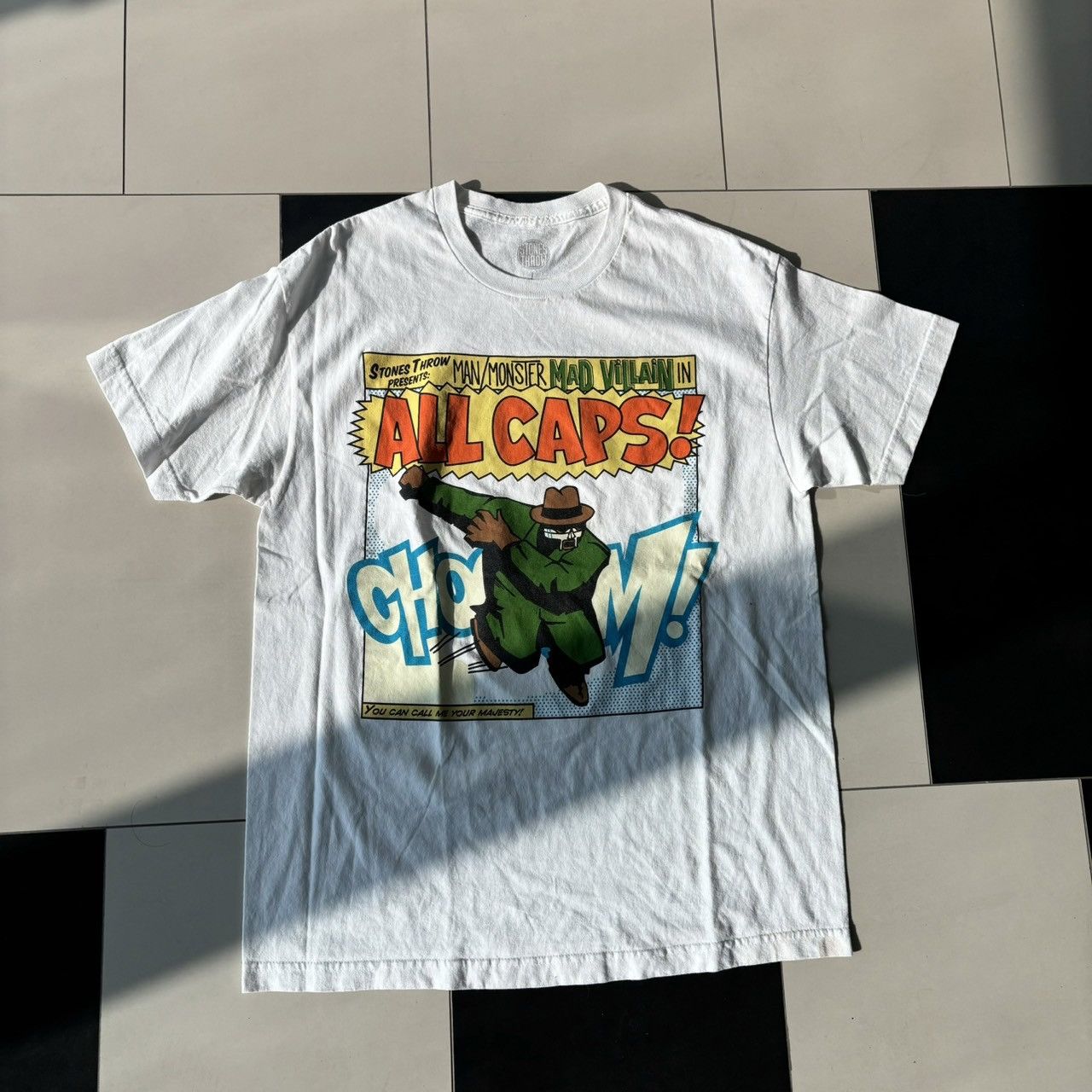 MF Doom × Rap Tees × Vintage Vintage MF DOOM Madvillain All Caps! Stones Throw Tee Size US L / EU 52-54 / 3 - 1 Thumbnail