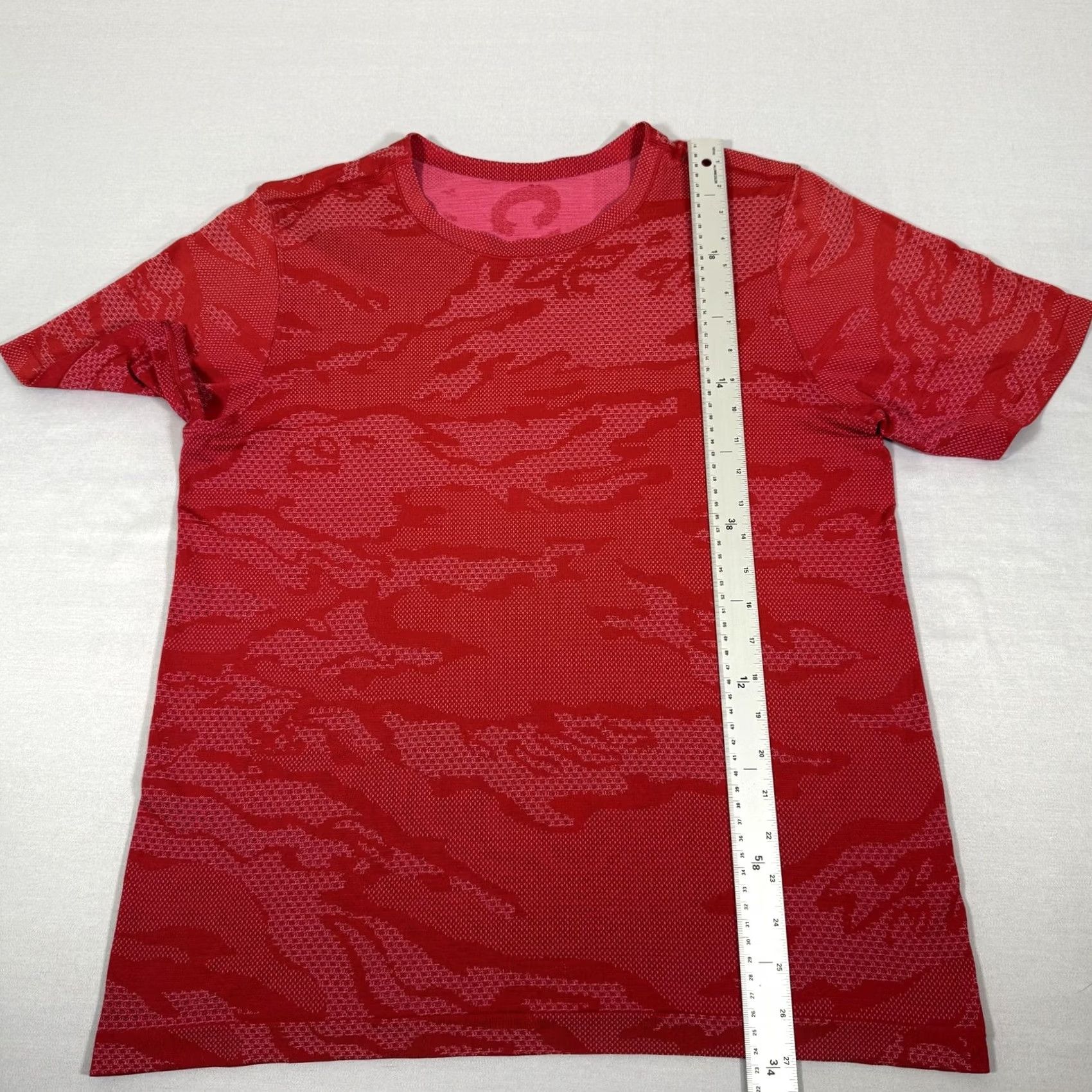 Lululemon Lululemon Shirt Mens L Red Canada Olympics Camo Seamless Performance T-Shirt Running Gym Training Yoga Size US L / EU 52-54 / 3 - 4 Thumbnail