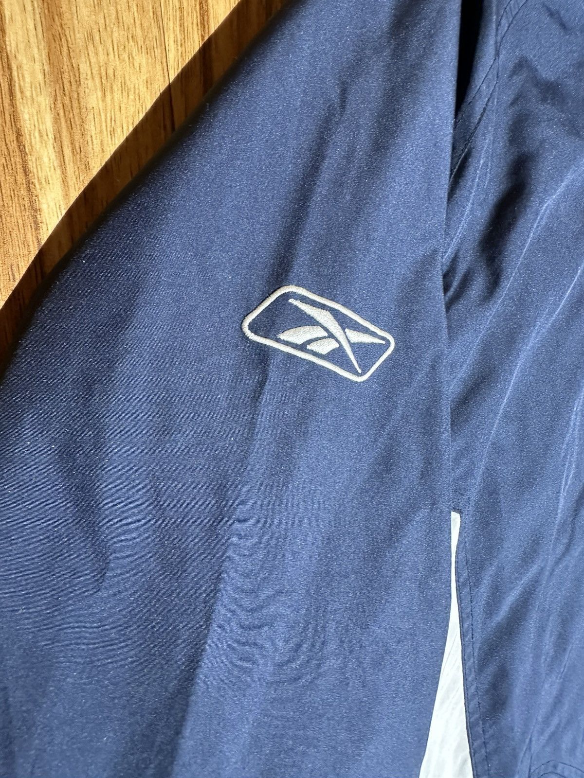 Reebok Vintage 2000s Reebok Men's Navy and WhiteWindbreaker Size2XL Size US XXL / EU 58 / 5 - 4 Thumbnail