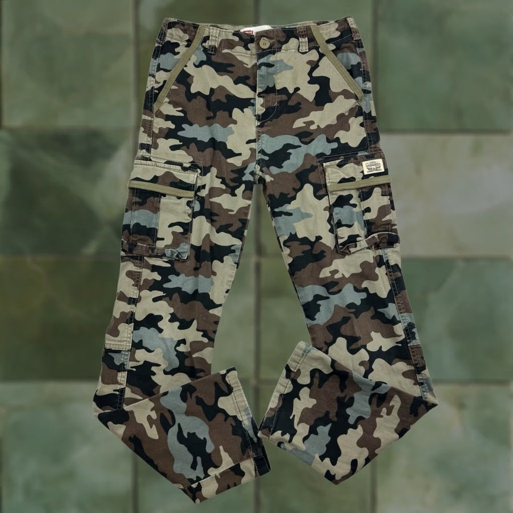 Levi's Levi's Camo Cargo Pants Womens 28x39 Pants Camouflage Pockets Straight Leg Vintage No Size 28" / US 6 / IT 42 - 1 Thumbnail
