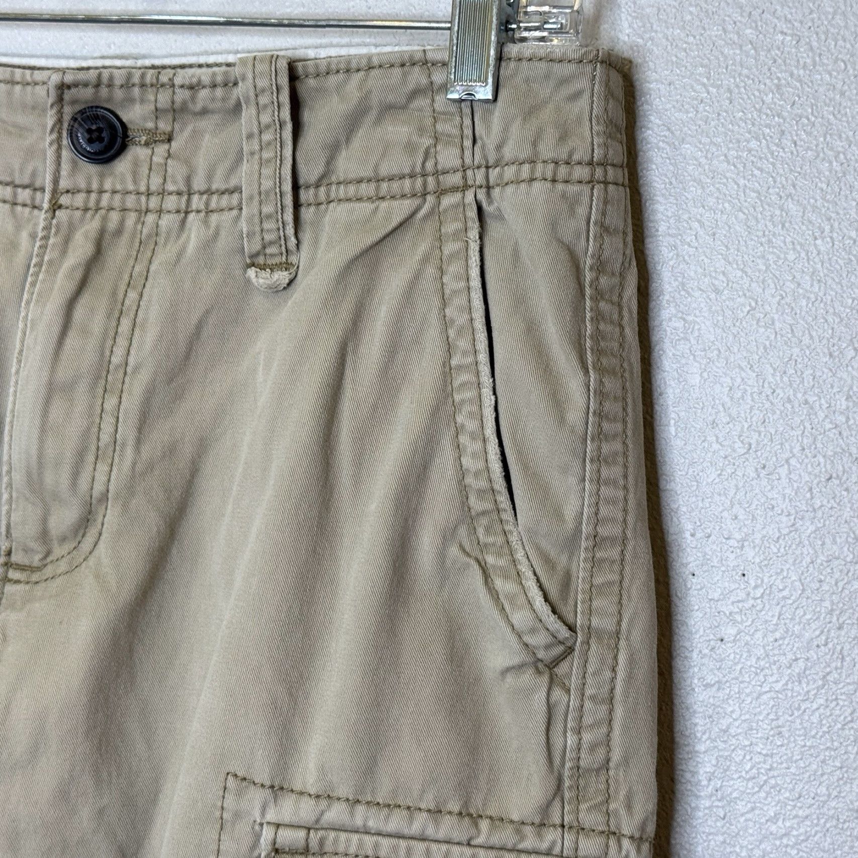 American Eagle Outfitters American Eagle Cargo Shorts Mens 28 Light Khaki Tan 100% Cotton 10 Inseam Size US 28 / EU 44 - 2 Thumbnail