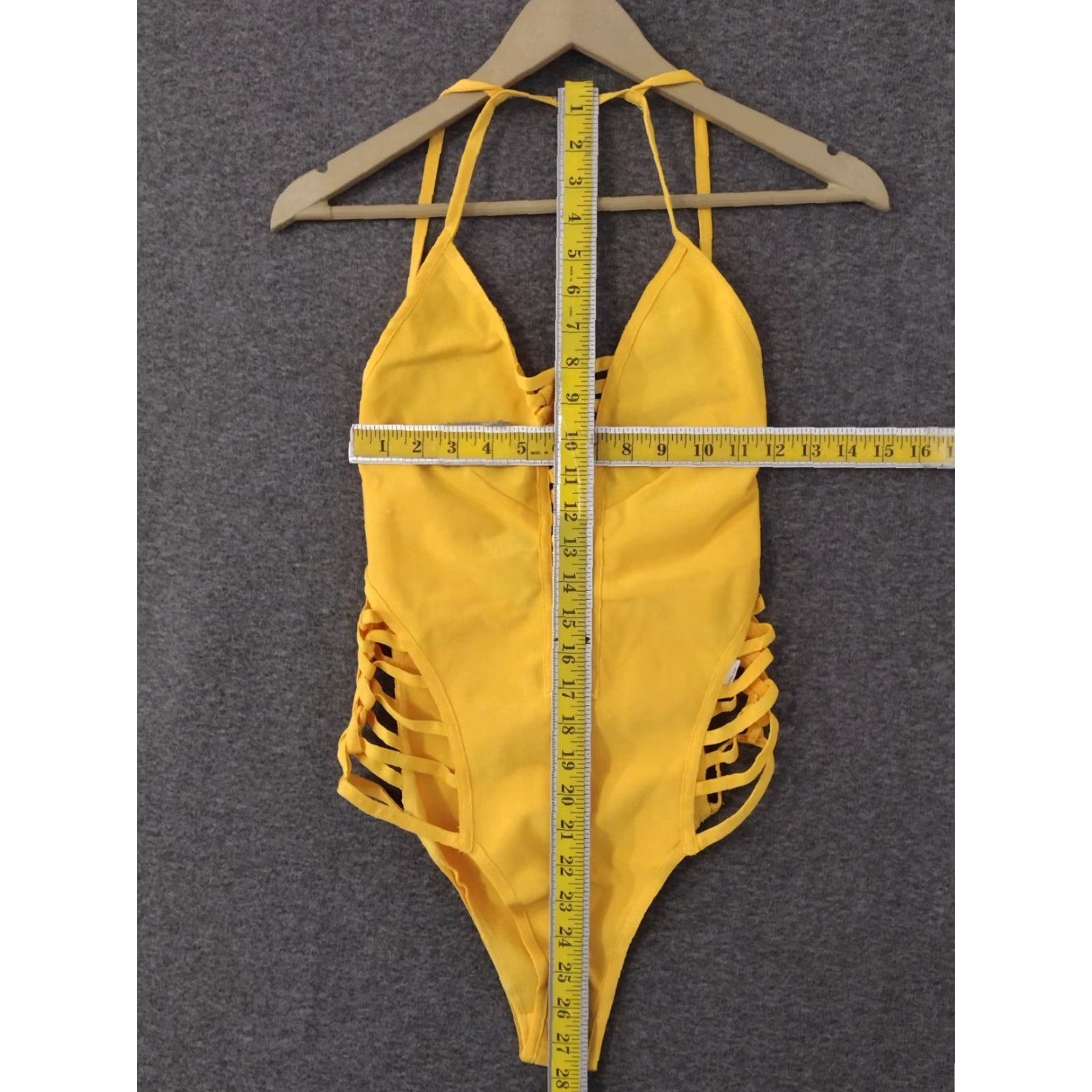 Vintage Codigo One Piece Swimsuit M Strappy Open Back Yellow Bathing Suit Women One Piece M Yellow Strappy Open-Back Beach 90s? Size M / US 6-8 / IT 42-44 - 4 Thumbnail