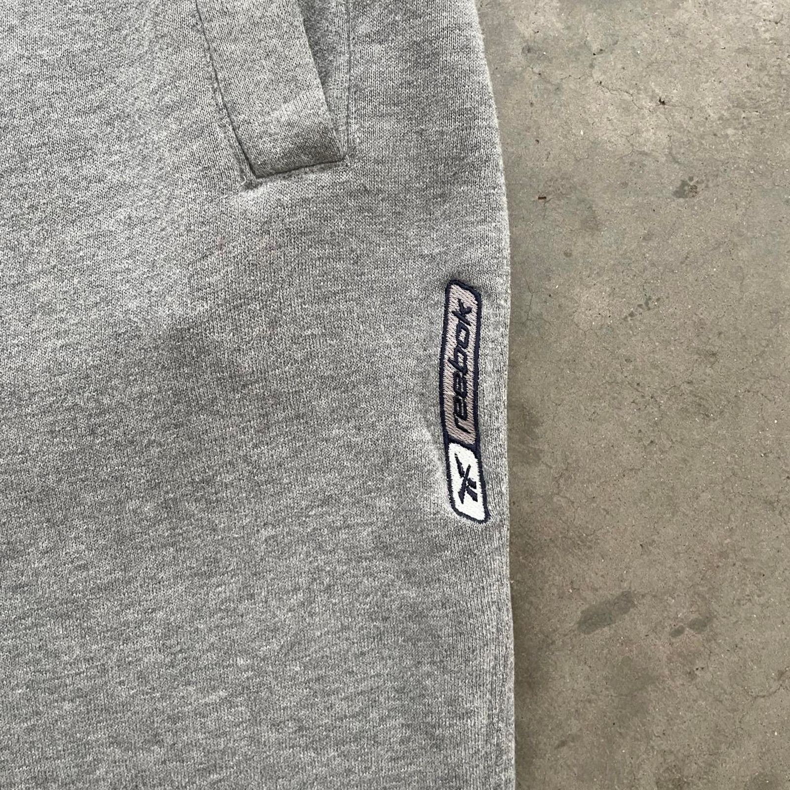 Reebok Vintage Reebok Grey Sweatpants Size US 32 / EU 48 - 5 Thumbnail