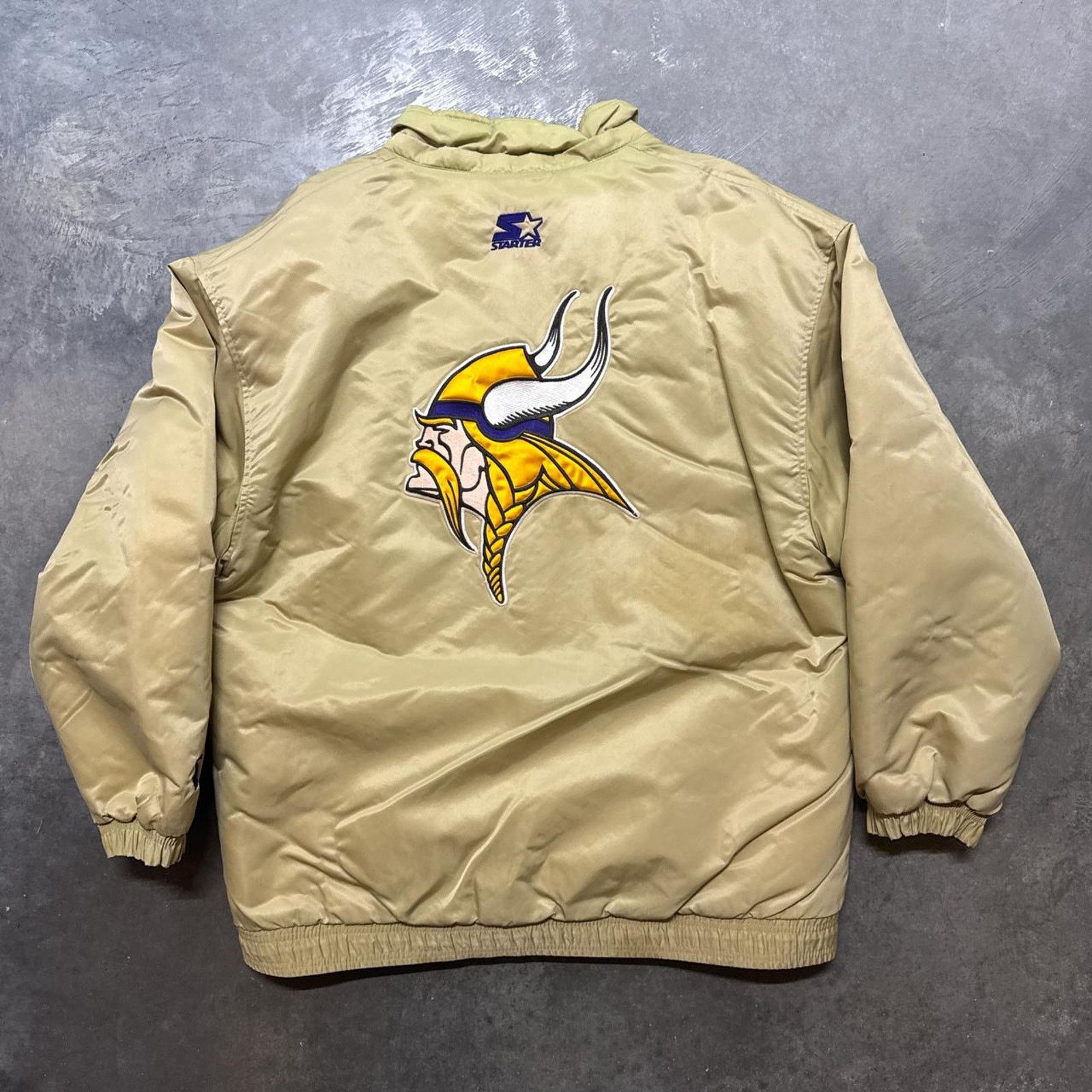 Starter × Vintage Vintage 90s Starter Minnesota Vikings NFL Puffer Jacket Size US L / EU 52-54 / 3 - 1 Thumbnail