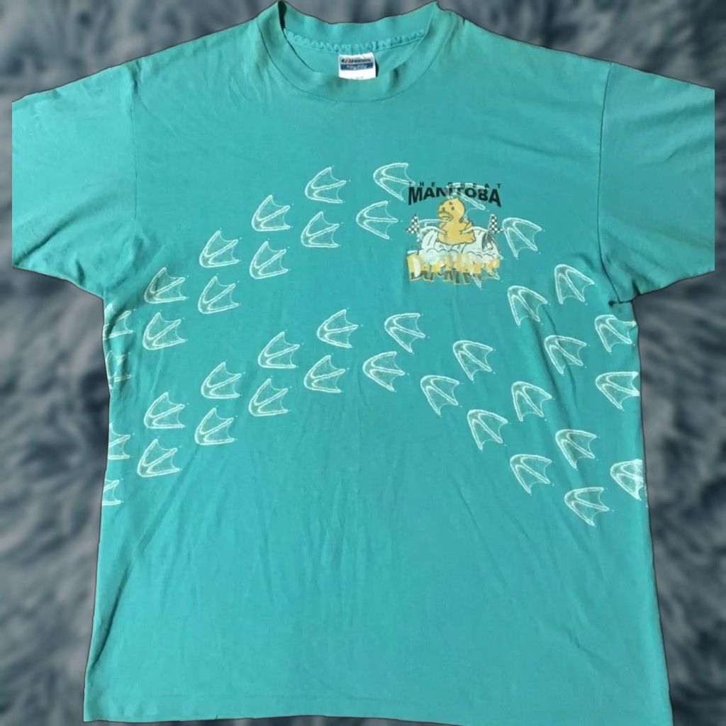 Vintage VINTAGE Manitoba Duck Race AOP Shirt XL Blue Men 80s Grunge Funny Animal Faded Single Stitch Size US XL / EU 56 / 4 - 1 Thumbnail
