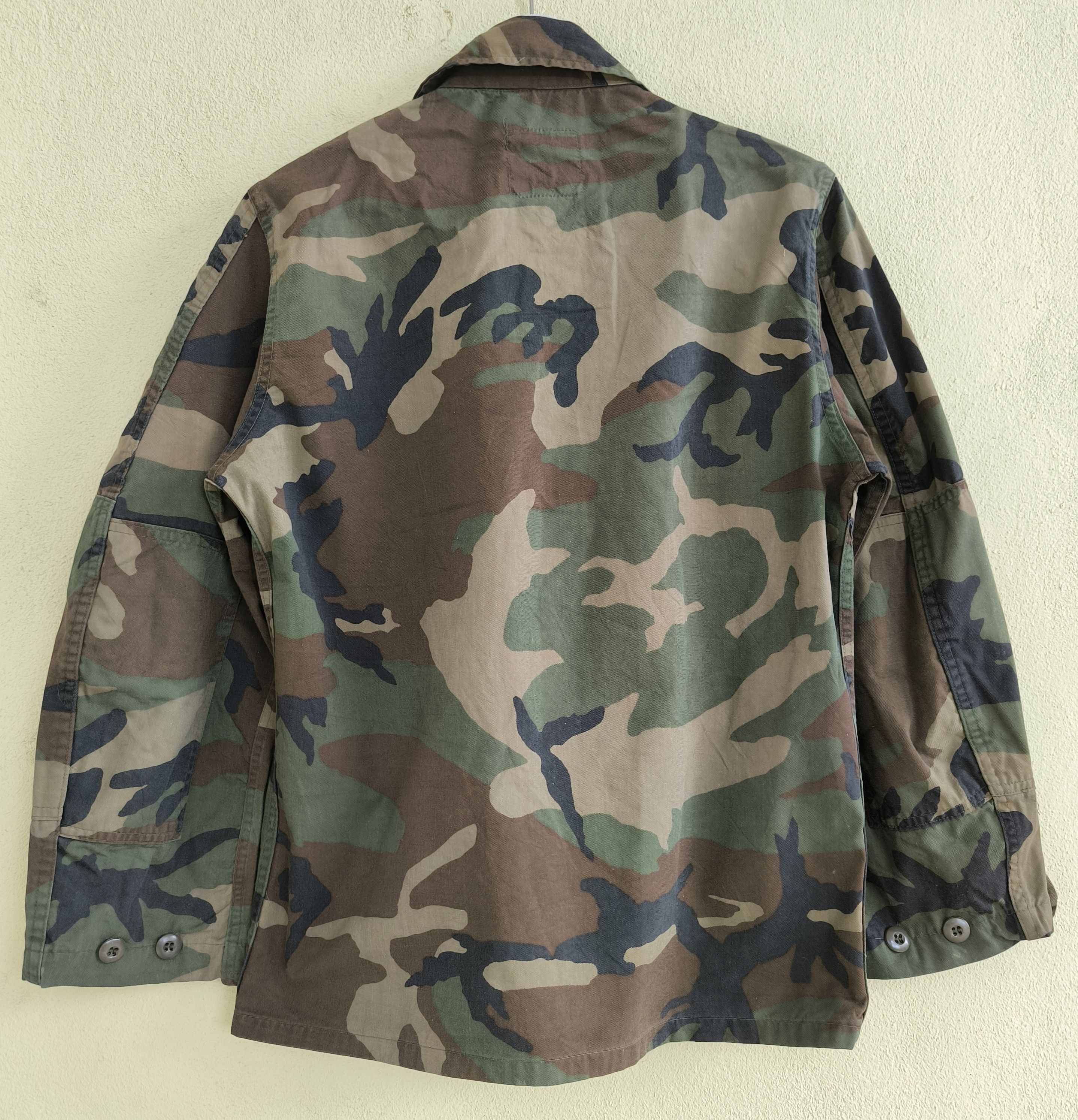 Vintage Vtg military woodland combat camo field jacket Size US M / EU 48-50 / 2 - 8 Thumbnail