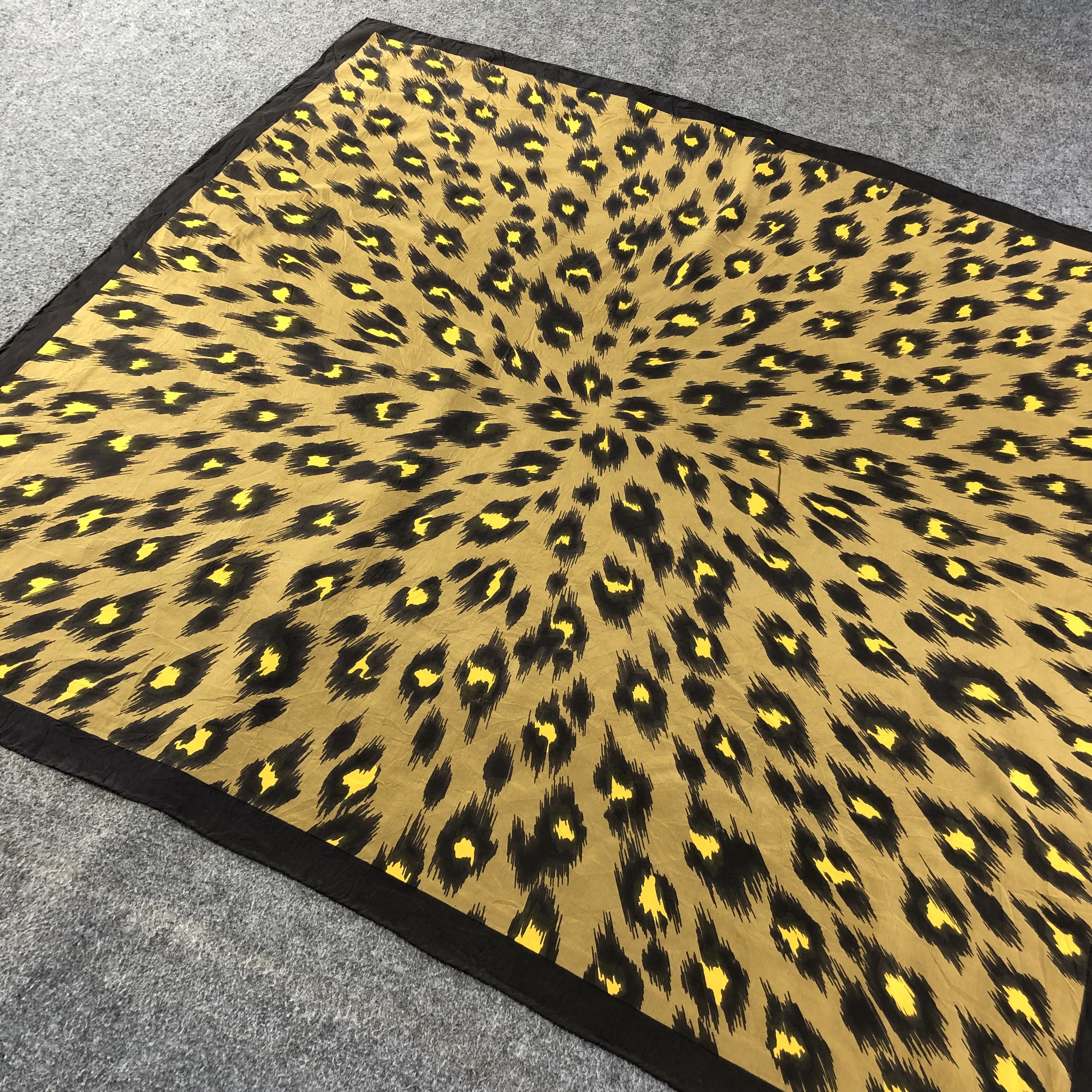 Vintage Luxury Cheetah Spots Hand Rolled Silk Scarf M823 Size ONE SIZE - 2 Thumbnail