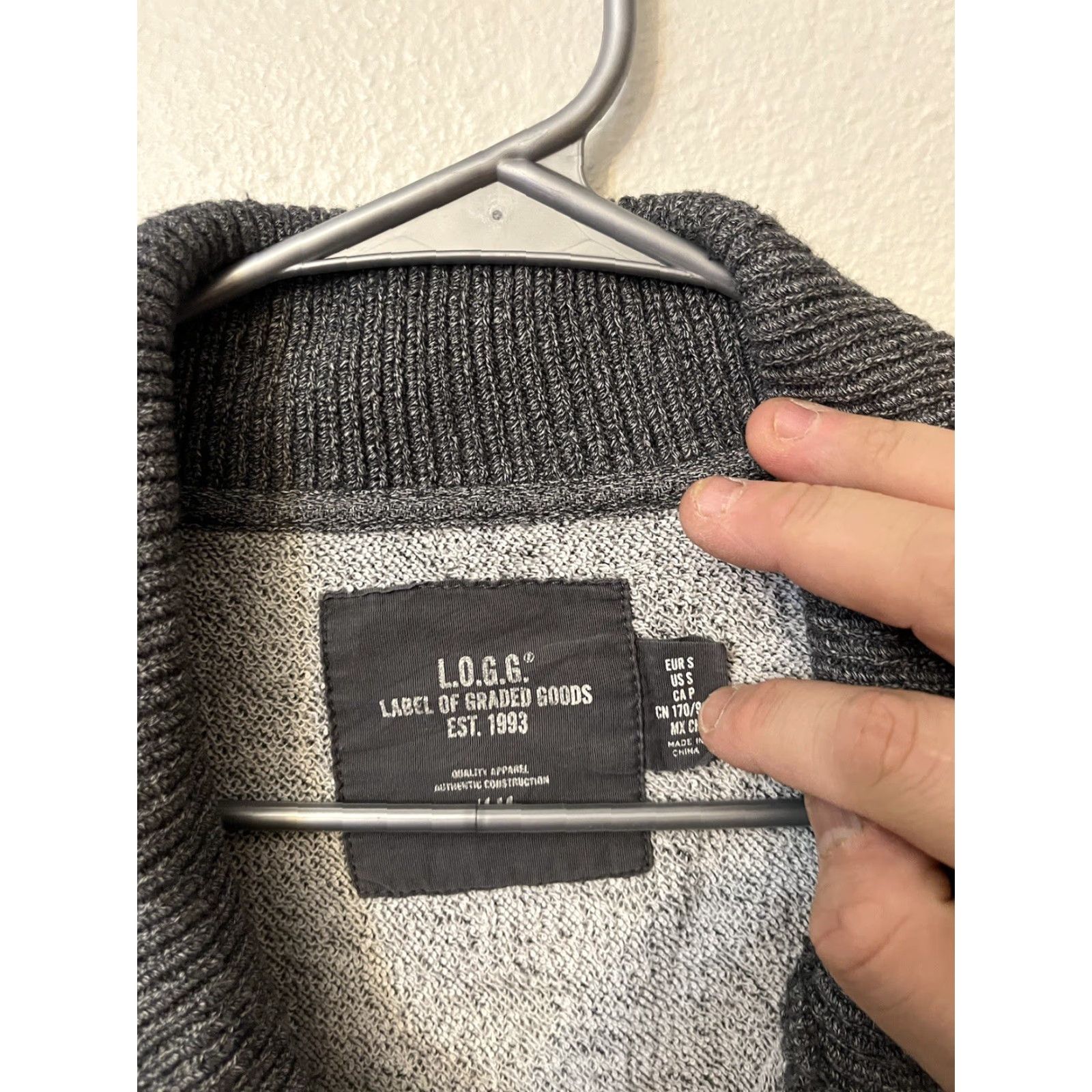 H&M HM Cardigan Sweater Gray Button Front Size Large Pockets Shawl Casual Men Knit Cotton Polyester Size US L / EU 52-54 / 3 - 2 Thumbnail
