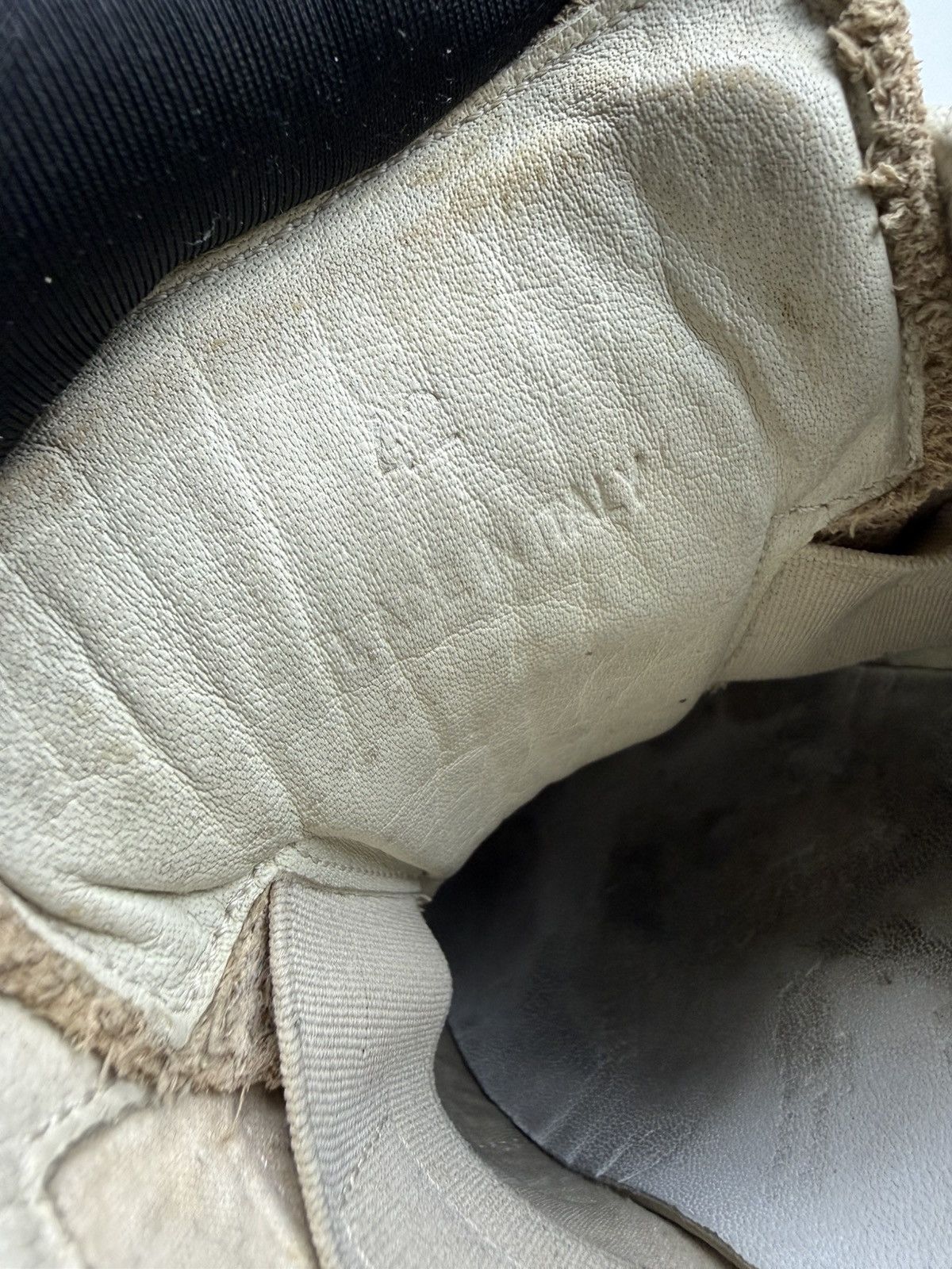 Maison Margiela Maison Margiela Gats White Red Size US 9 / EU 42 - 12 Thumbnail