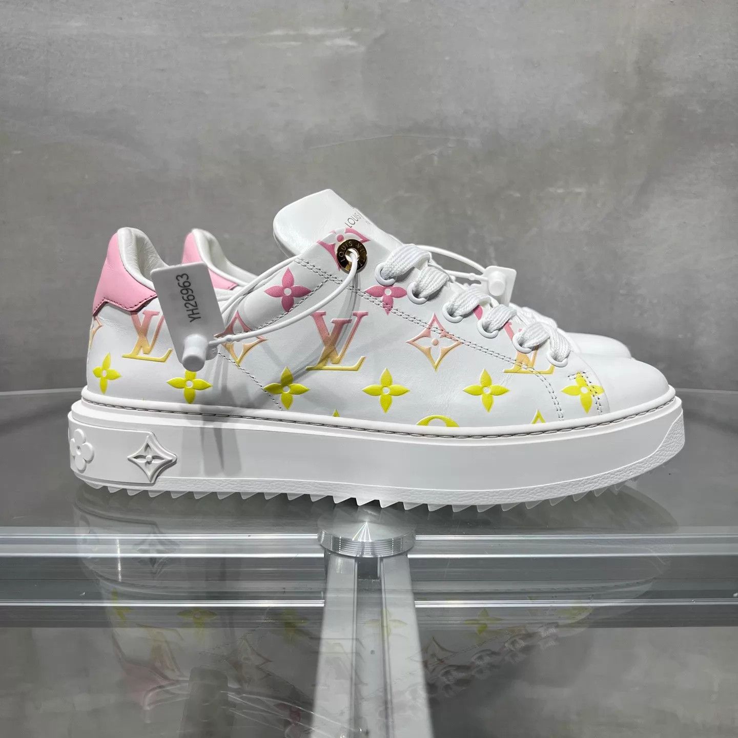 Louis Vuitton LV Time out Colorful Monogram Sneaker UK4 YH26963 Size US 7.5 / IT 37.5 - 4 Thumbnail