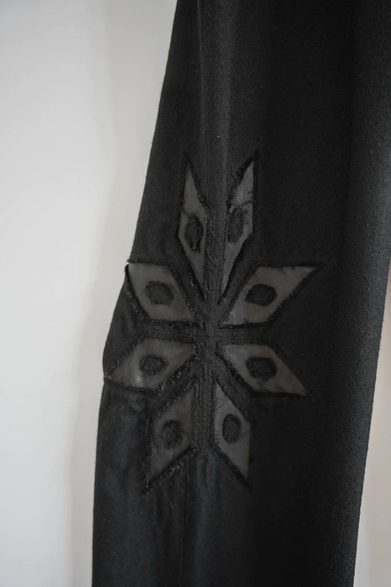 Yohji Yamamoto Yohji Yamamoto size 3 03 aw leather flower trousers Size US 28 / EU 44 - 3 Thumbnail